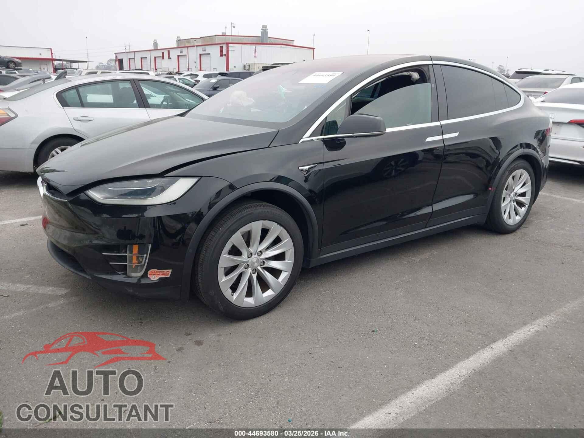 TESLA MODEL X 2019 - 5YJXCAE28KF202045