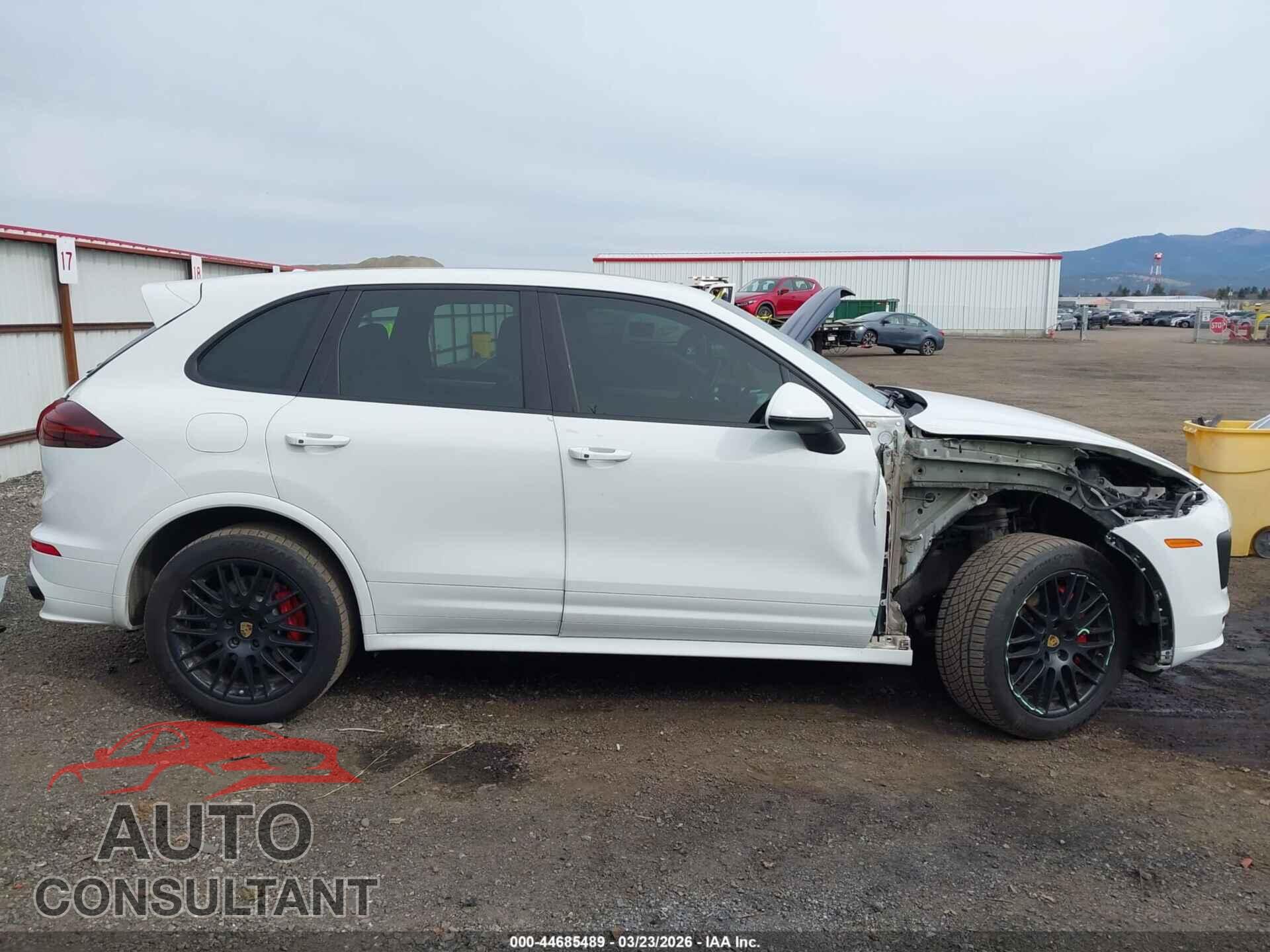 PORSCHE CAYENNE 2017 - WP1AD2A26HLA82801