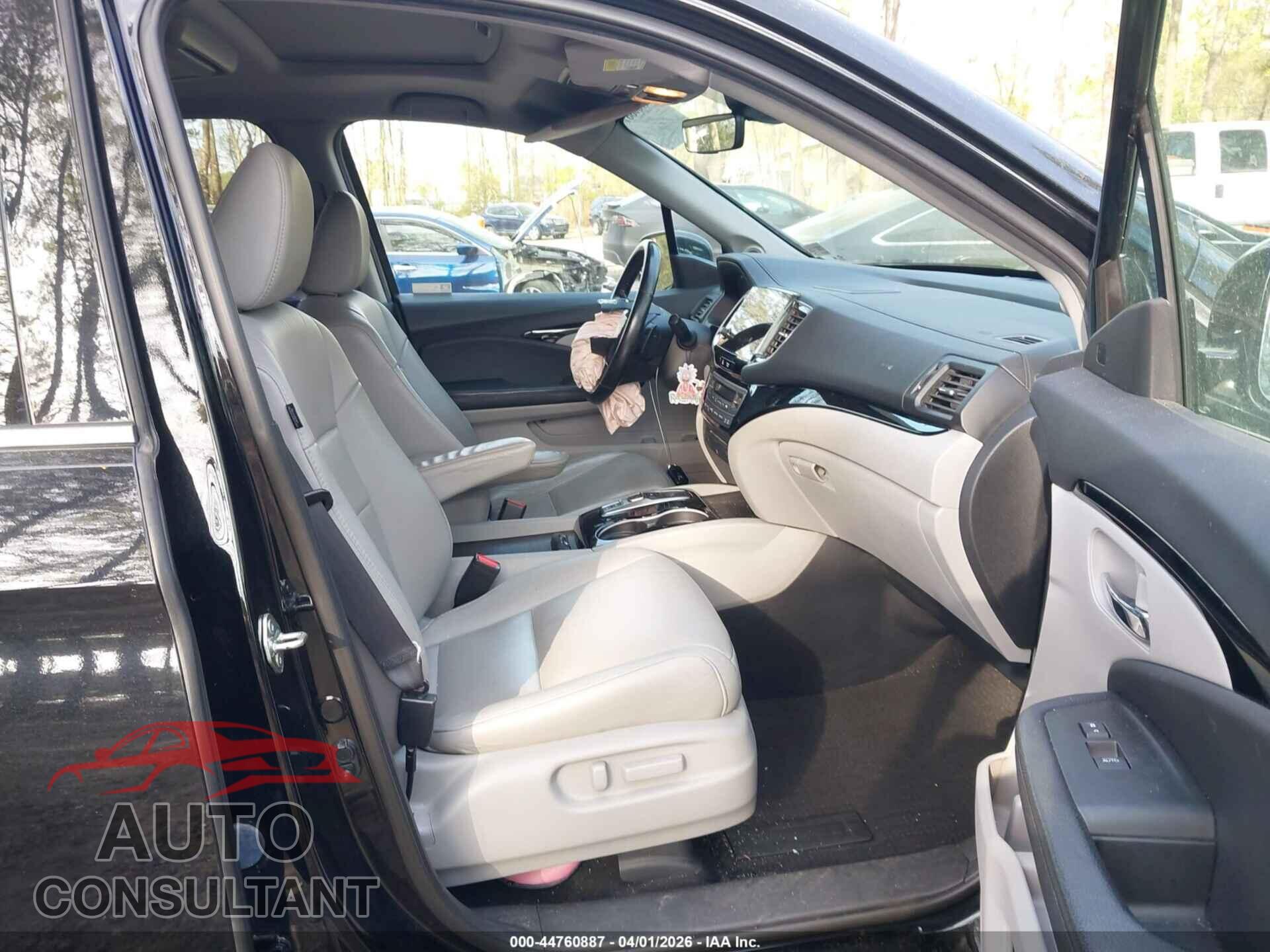 HONDA PILOT 2019 - 5FNYF6H99KB036006