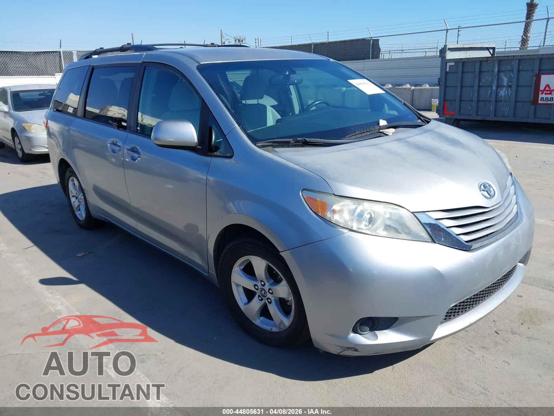 TOYOTA SIENNA 2017 - 5TDKZ3DC5HS834603