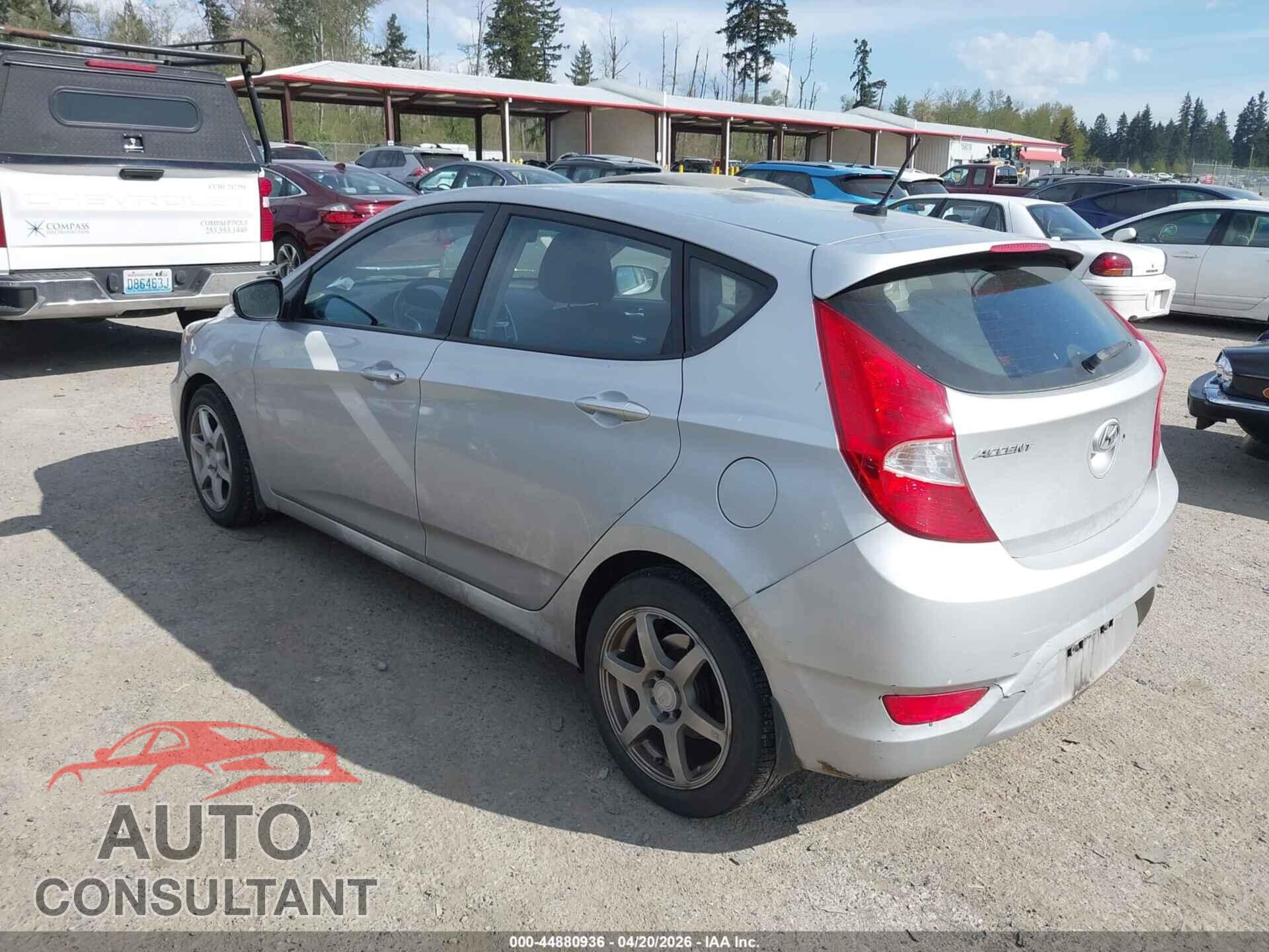 HYUNDAI ACCENT 2013 - KMHCU5AE8DU131342