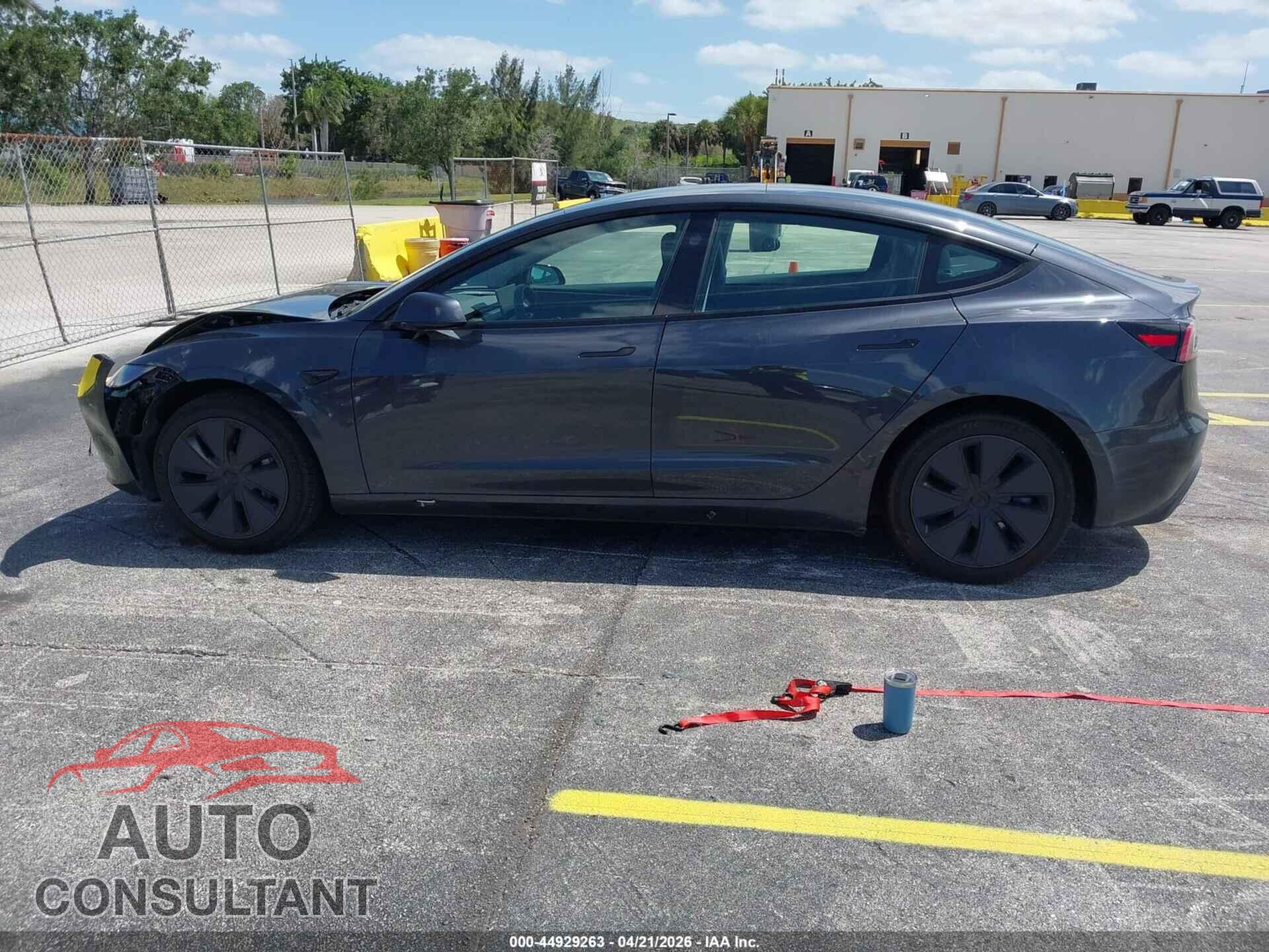 TESLA MODEL 3 2025 - 5YJ3E1EA2SF985864
