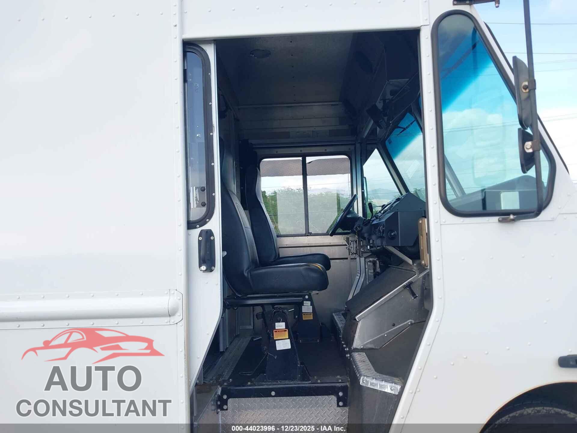 FORD E-350 STRIPPED 2017 - 1FC3E3KS0HDC69859