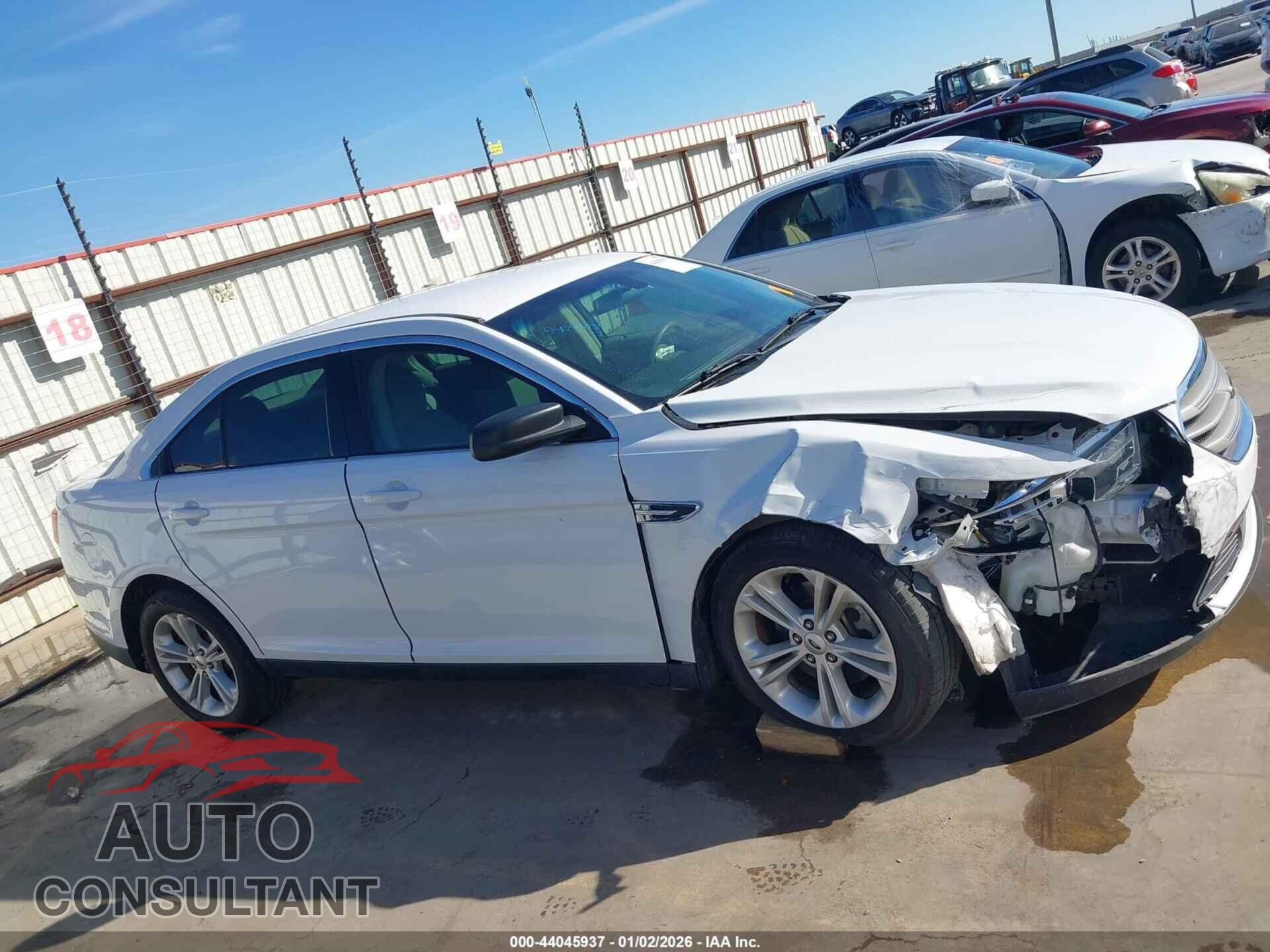 FORD TAURUS 2018 - 1FAHP2D88JG109184