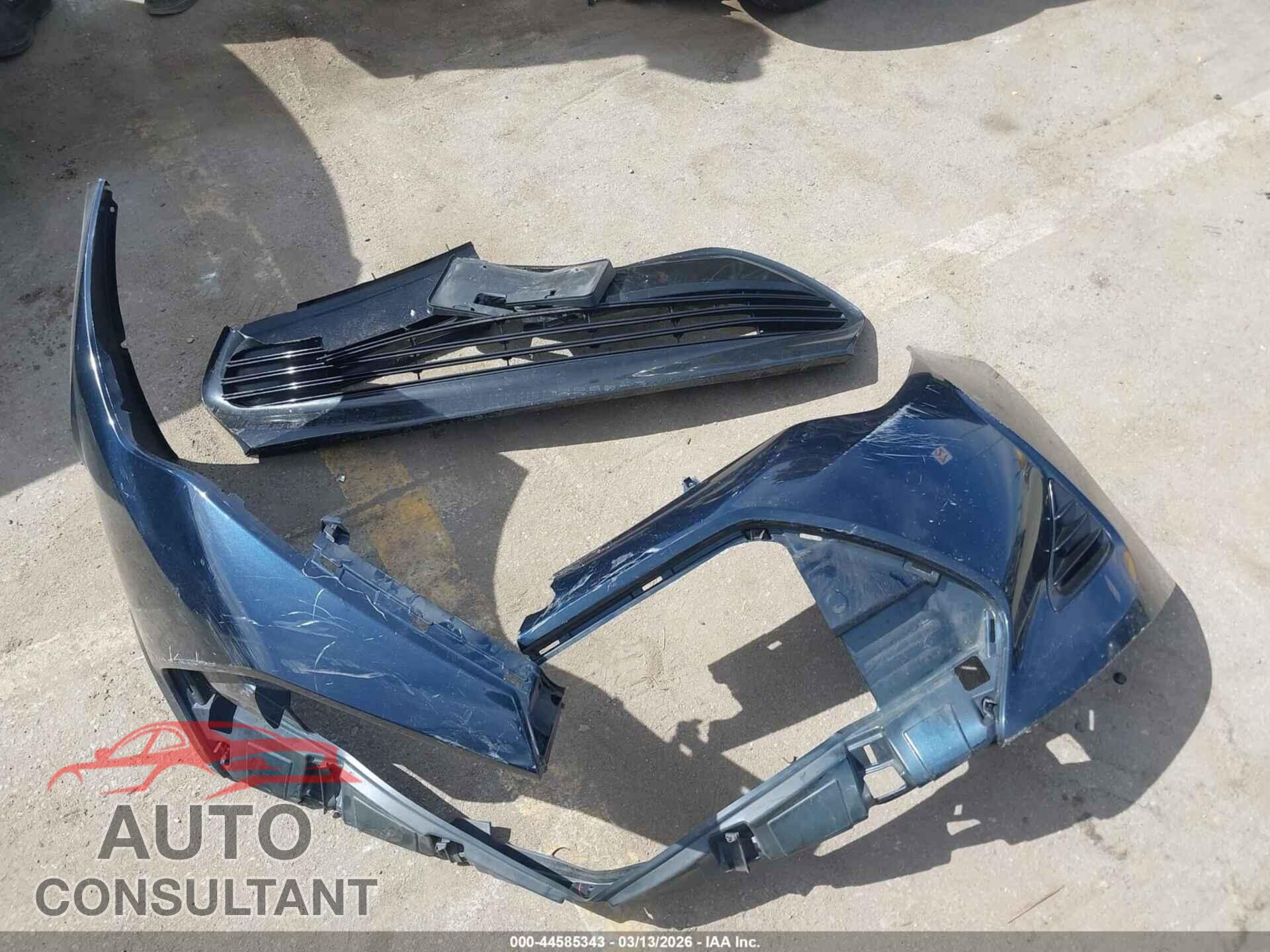 TOYOTA COROLLA 2017 - 5YFBURHE4HP717035