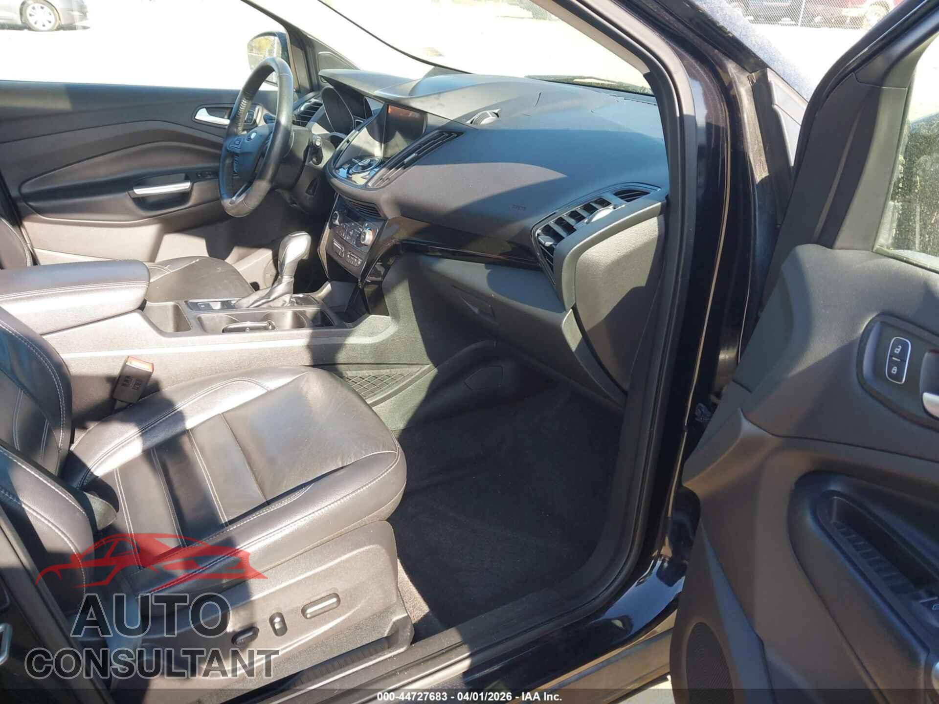 FORD ESCAPE 2019 - 1FMCU9J99KUA02548