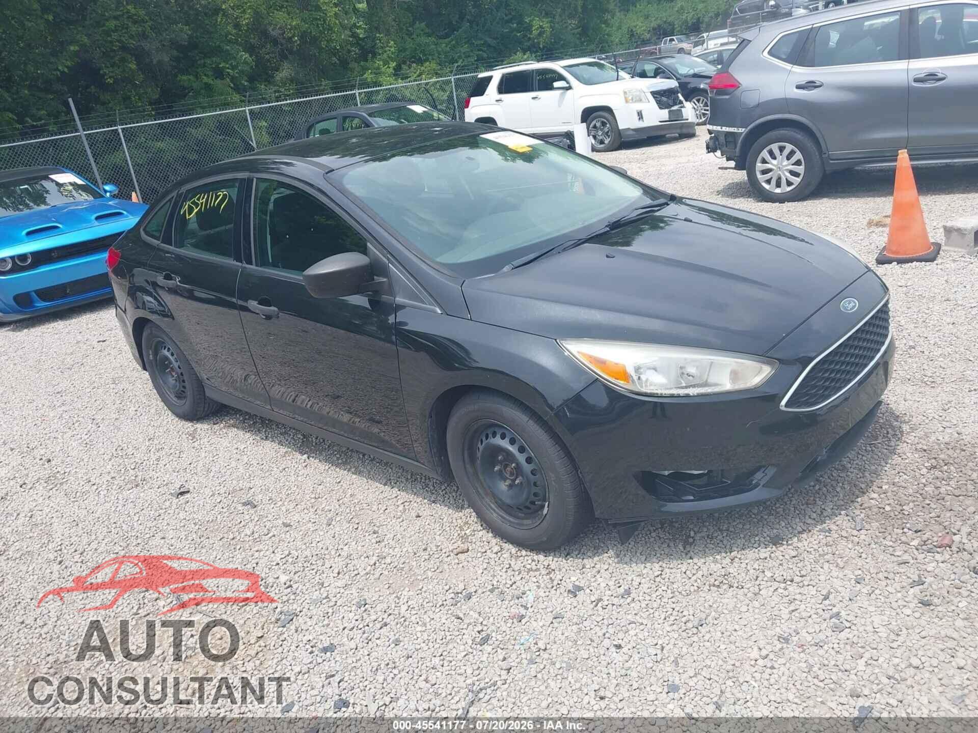 FORD FOCUS 2015 - 1FADP3E26FL373954