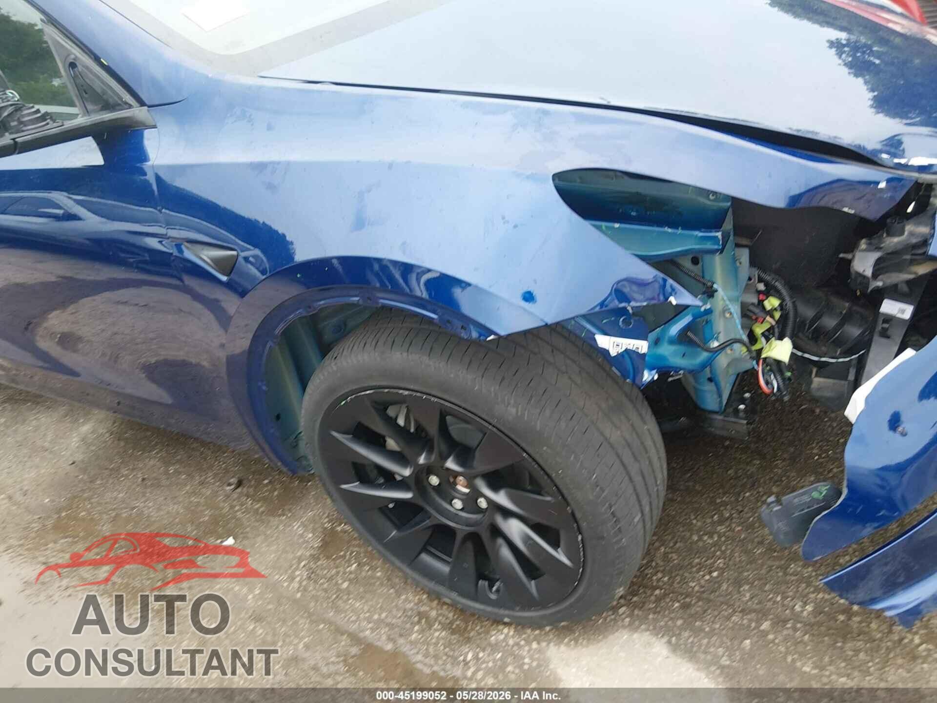 TESLA MODEL Y 2024 - 7SAYGDEE0RA250153