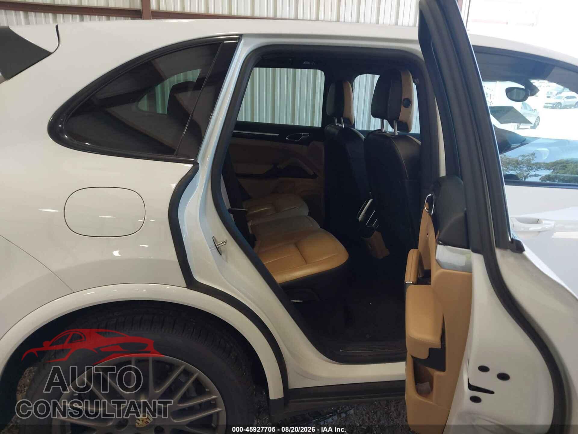 PORSCHE CAYENNE 2017 - WP1AA2A22HKA87833