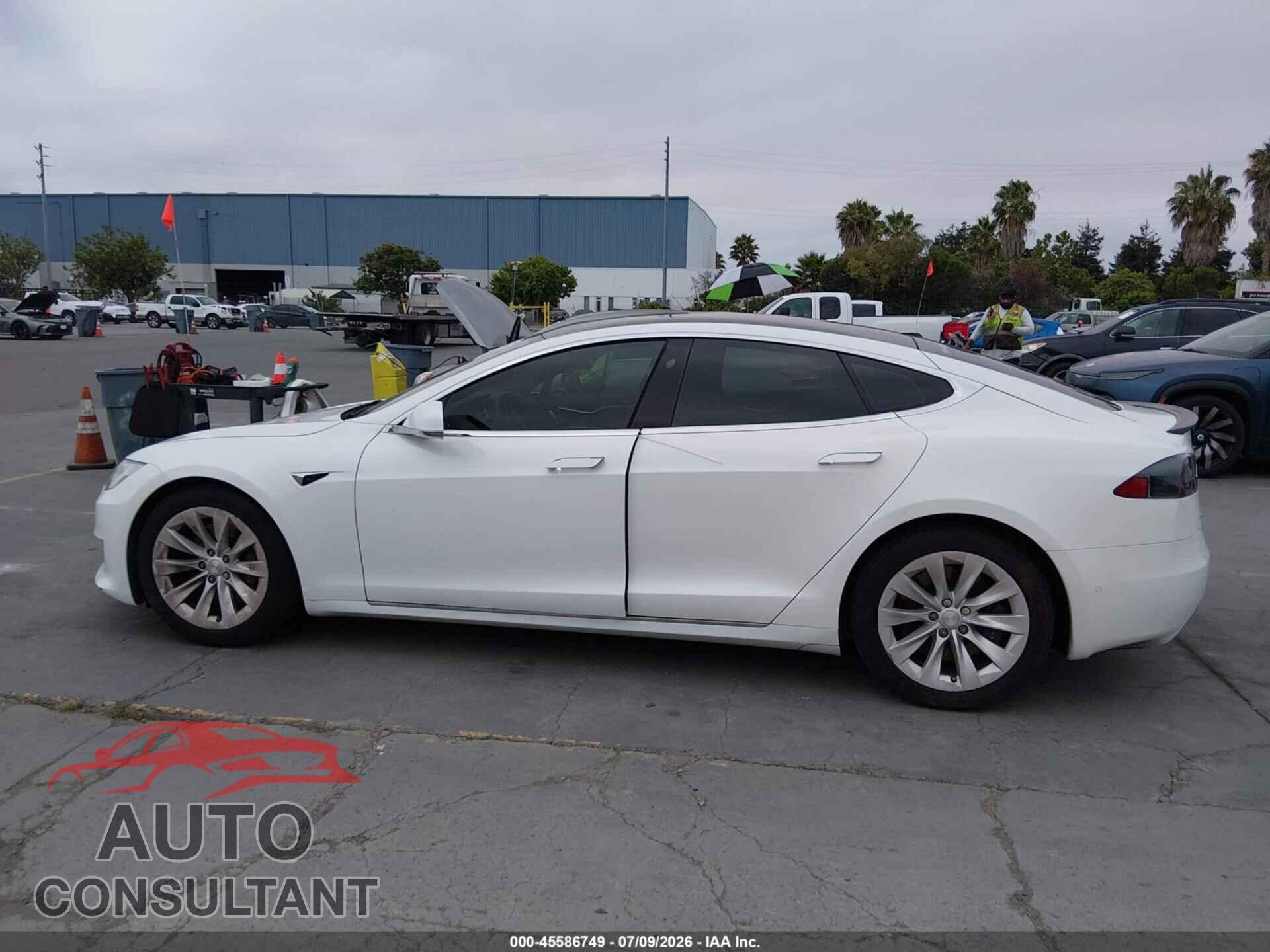TESLA MODEL S 2017 - 5YJSA1E1XHF233815