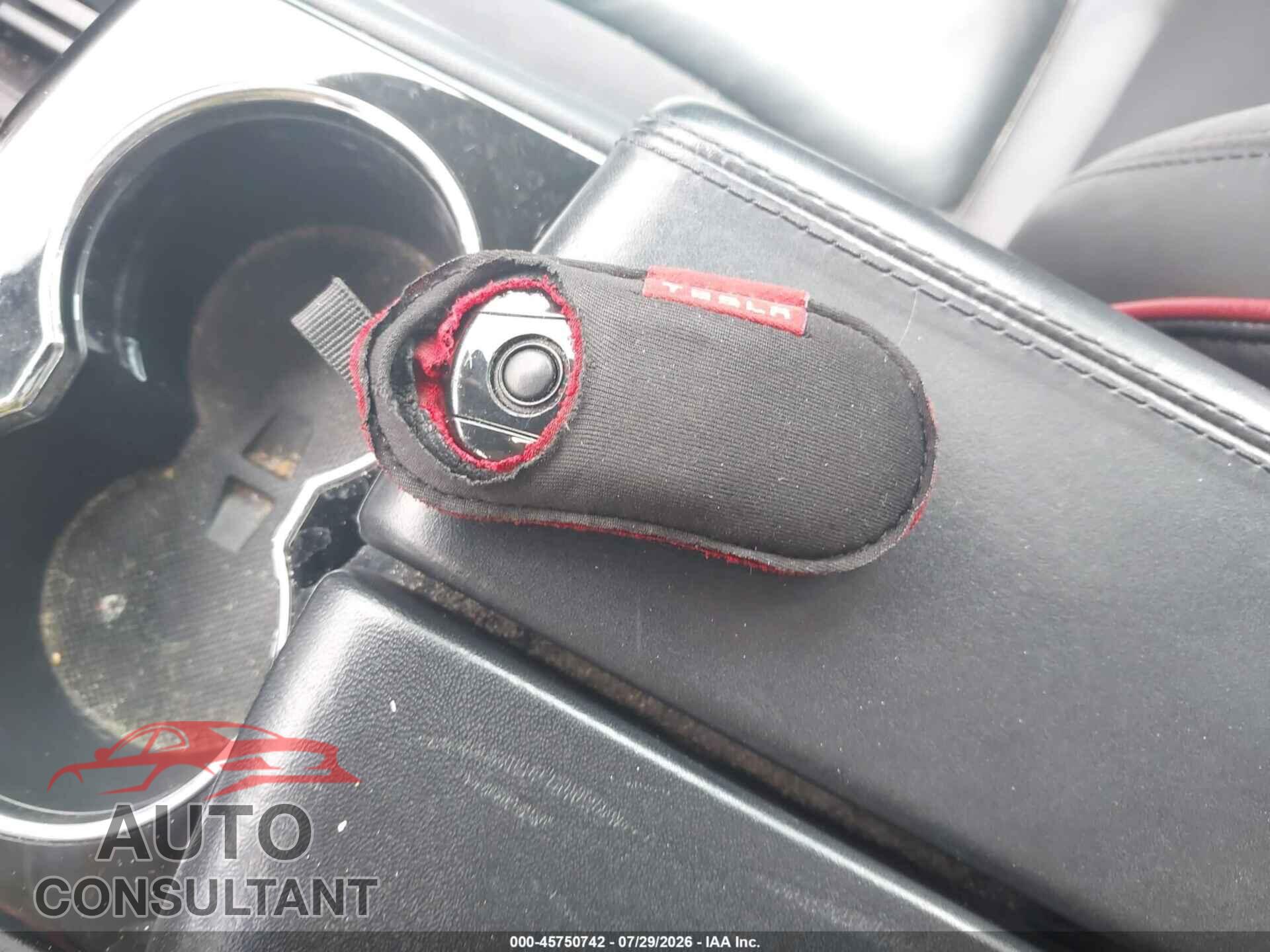 TESLA MODEL S 2013 - 5YJSA1CP2DFP16412