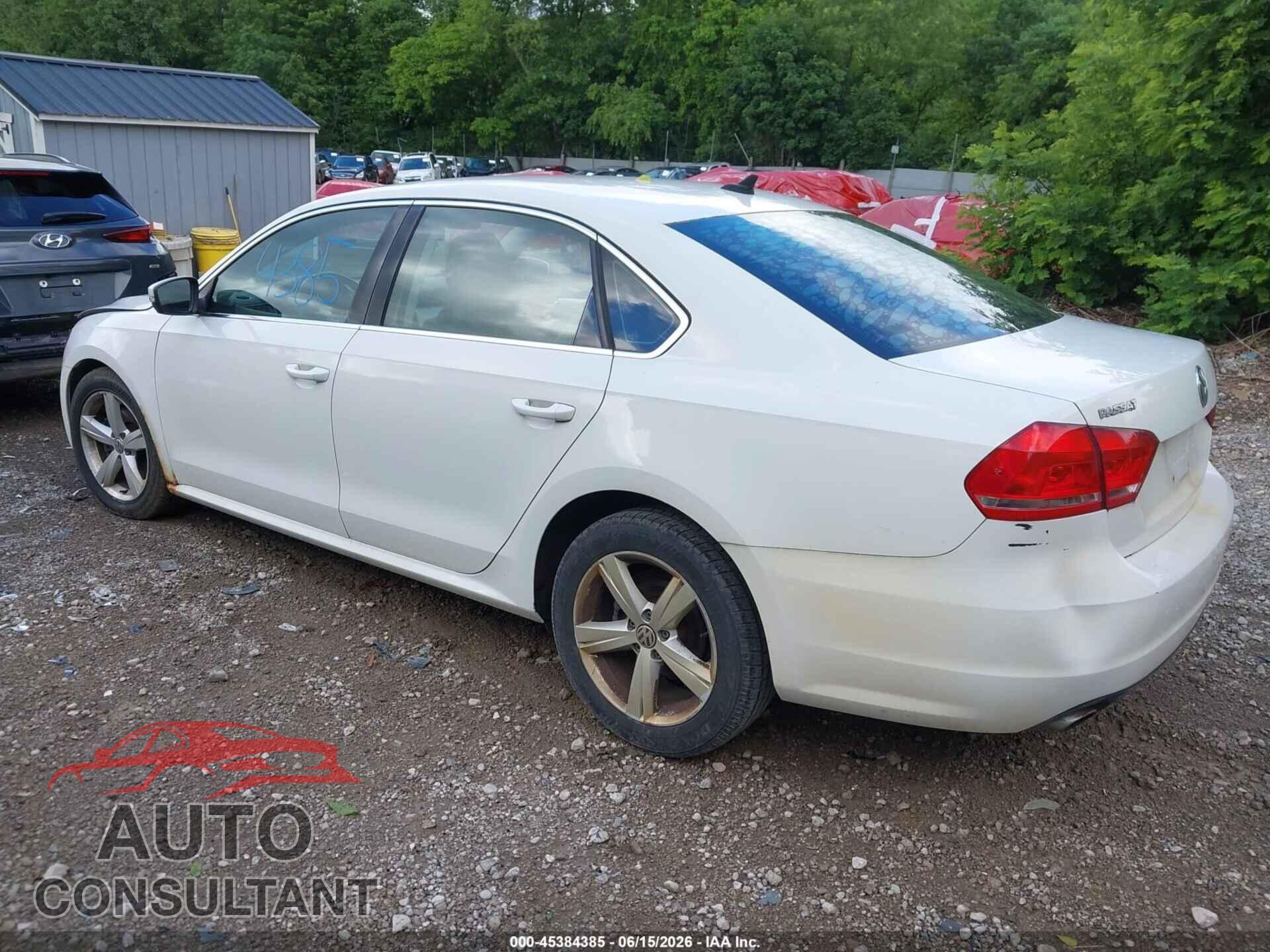 VOLKSWAGEN PASSAT 2013 - 1VWBP7A36DC048304