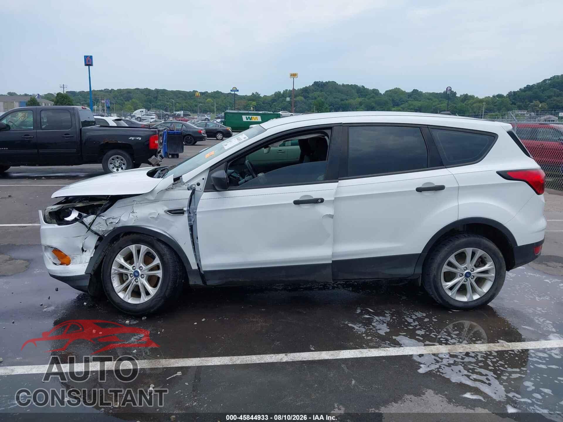 FORD ESCAPE 2019 - 1FMCU0F71KUB59154