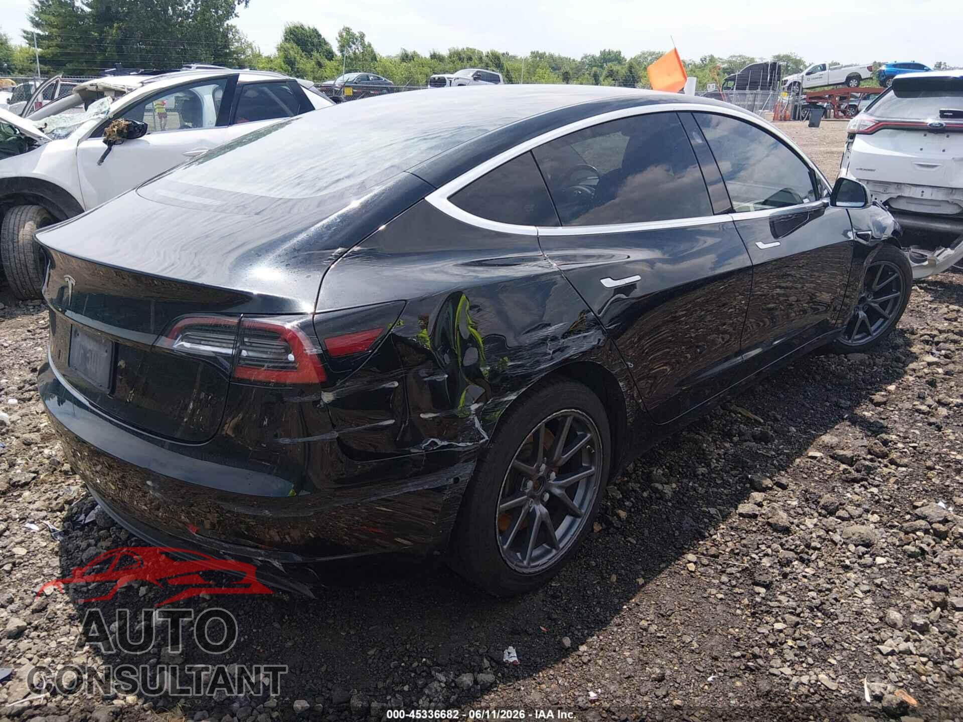 TESLA MODEL 3 2018 - 5YJ3E1EA5JF071011