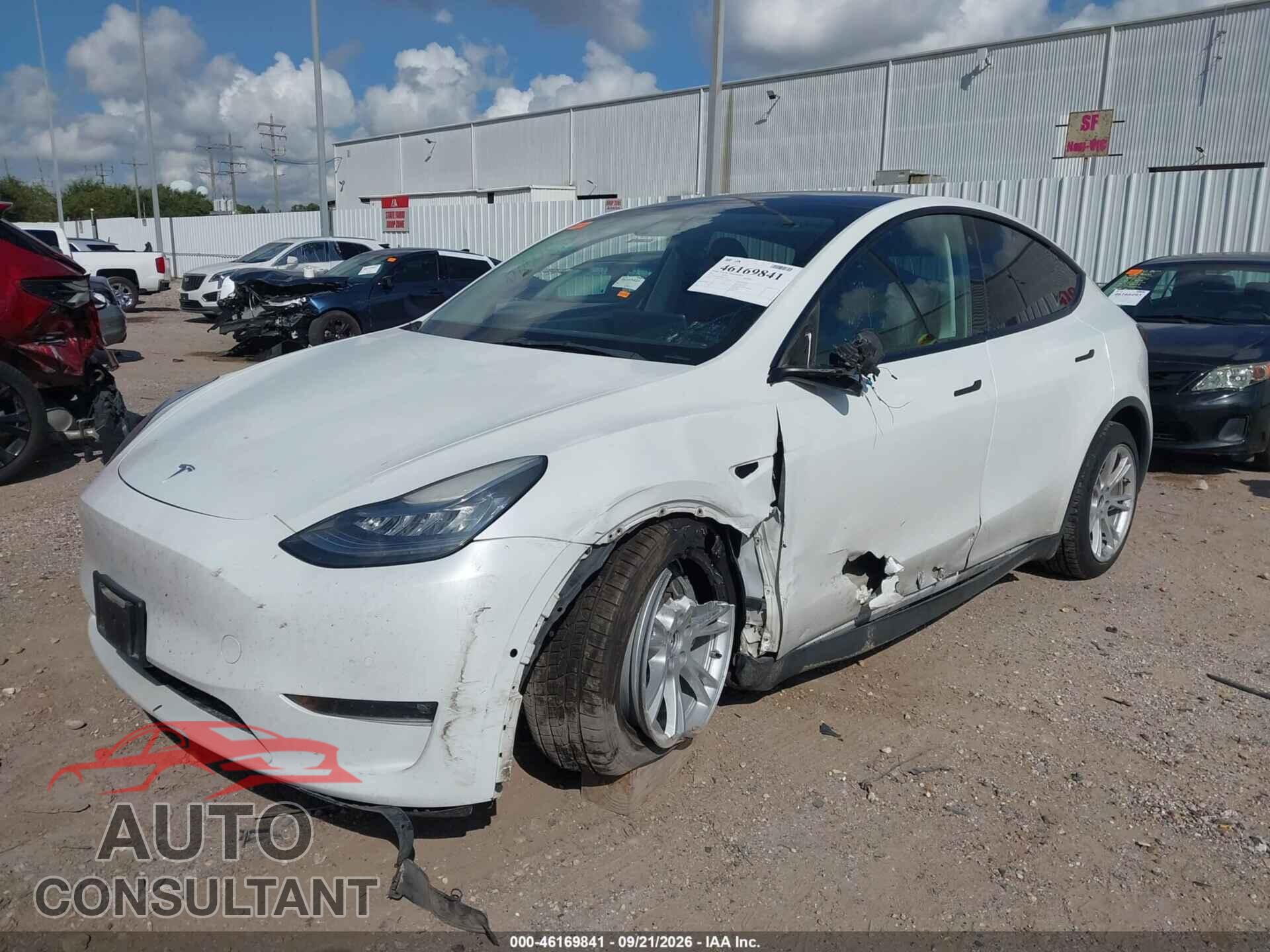 TESLA MODEL Y 2021 - 5YJYGAEE2MF211555