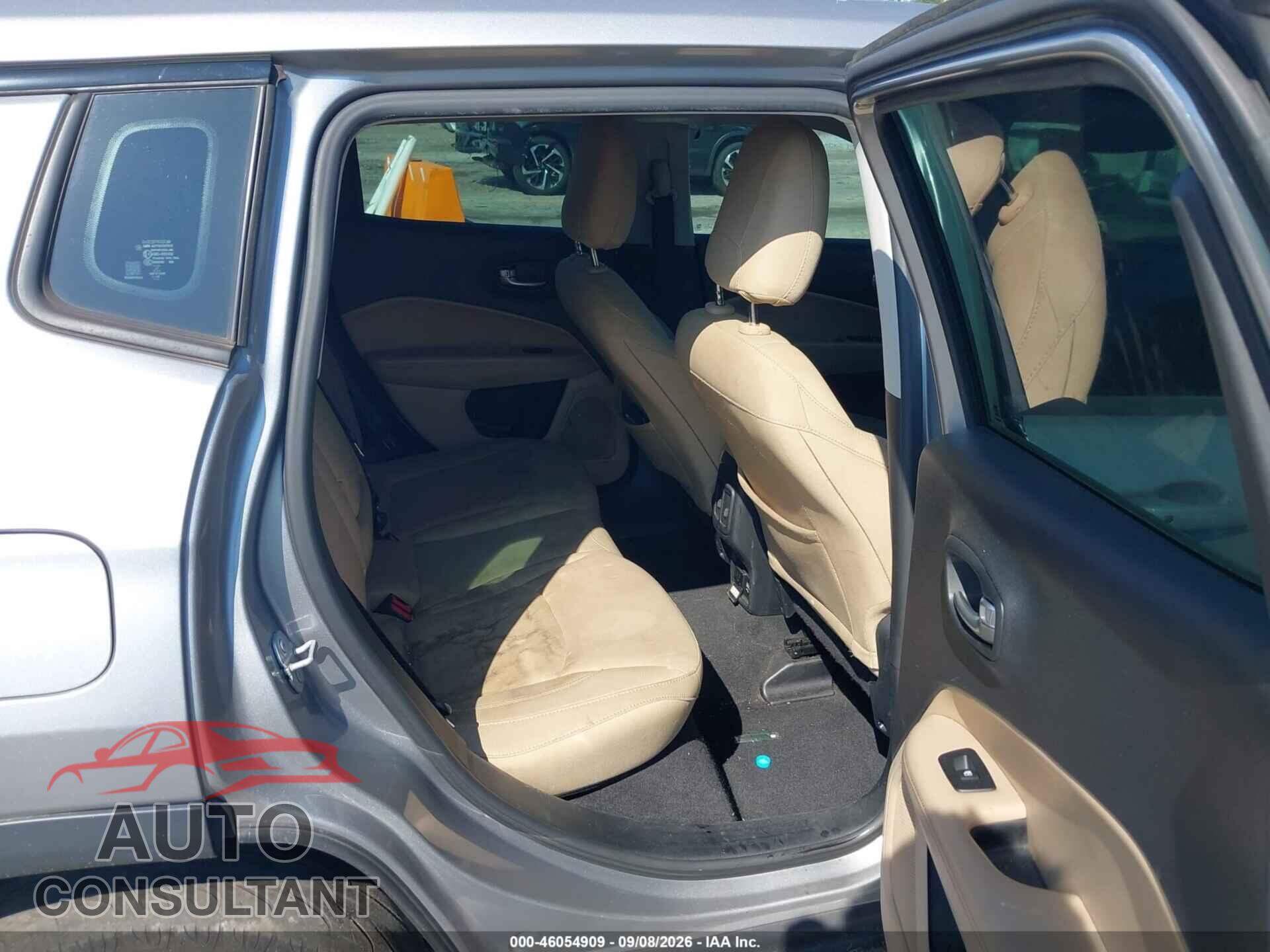 JEEP COMPASS 2018 - 3C4NJCAB0JT233207