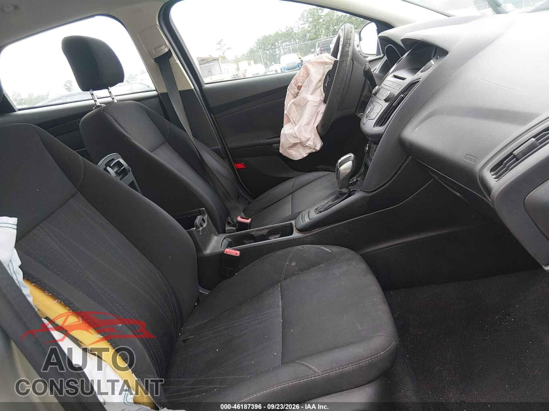 FORD FOCUS 2016 - 1FADP3F24GL264117