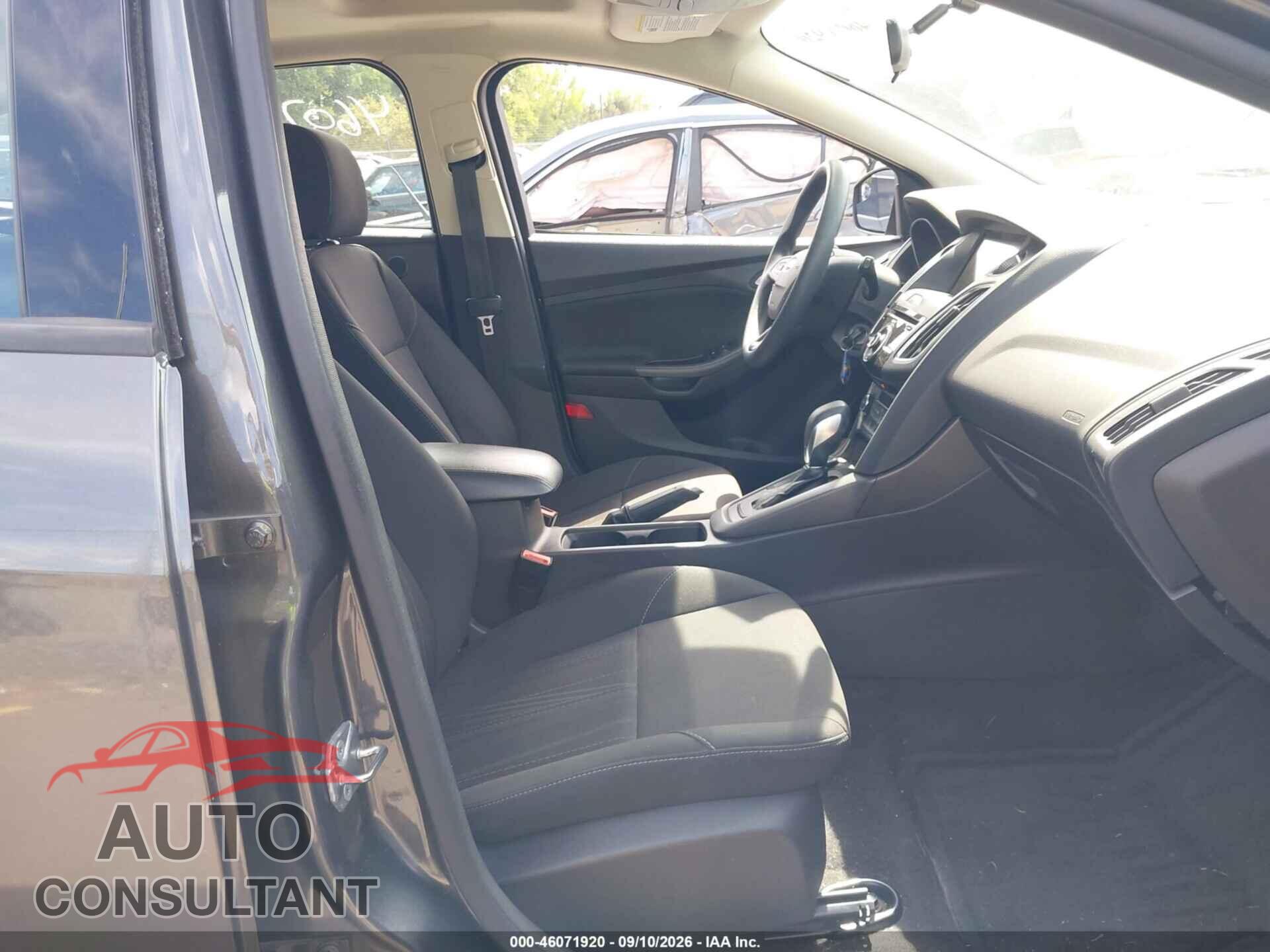 FORD FOCUS 2017 - 1FADP3M21HL289044