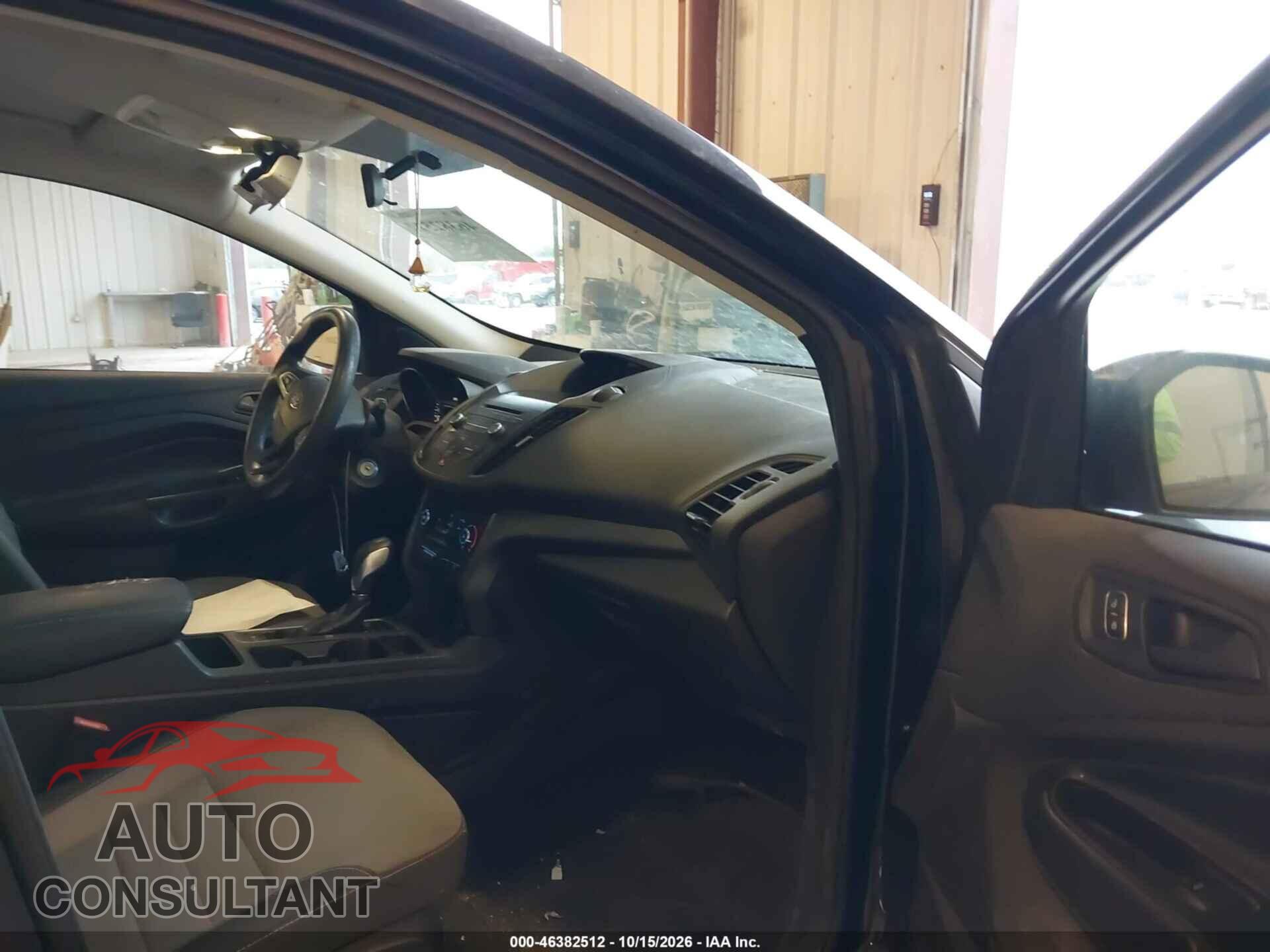 FORD ESCAPE 2017 - 1FMCU0F72HUD57718