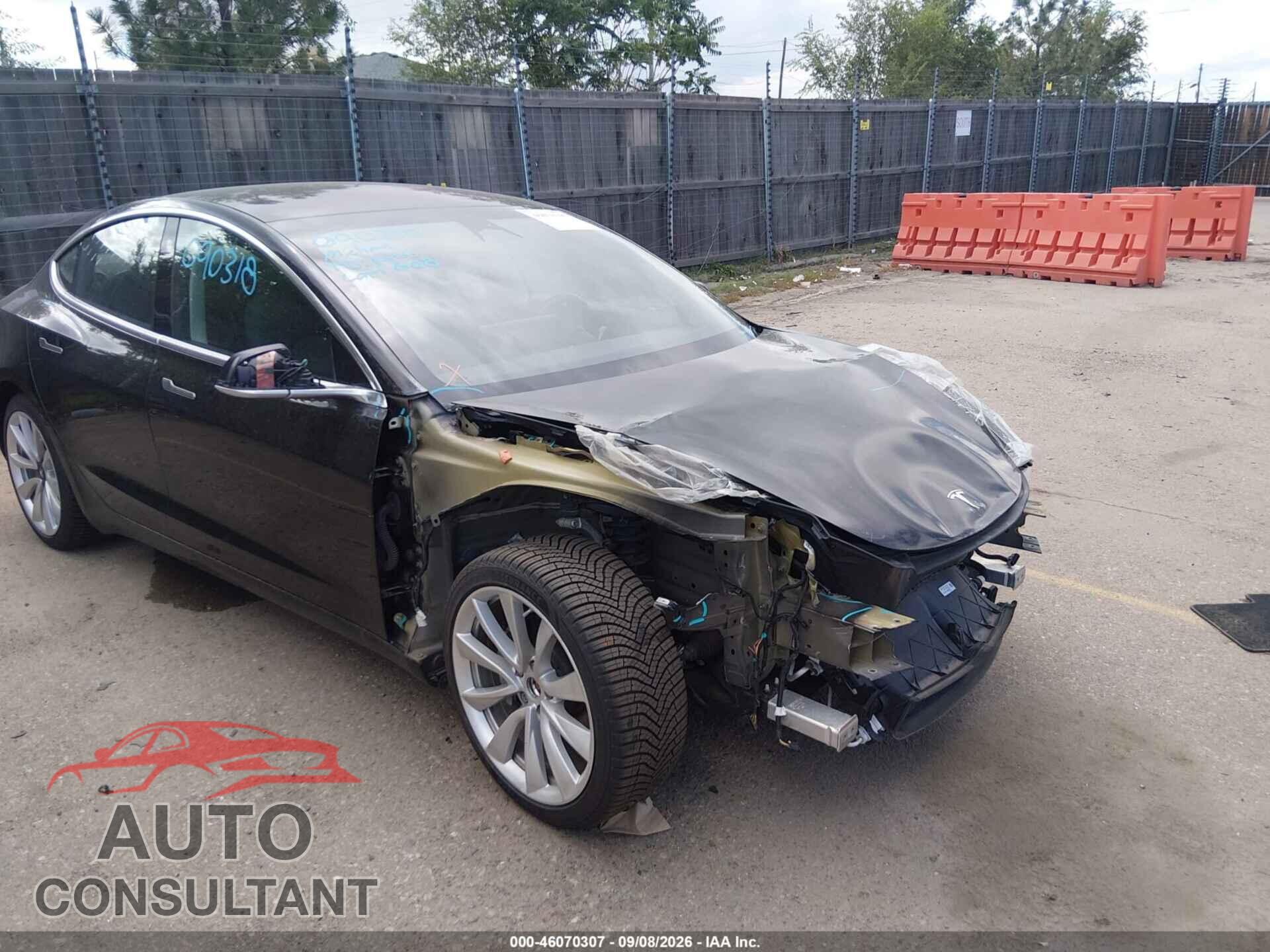 TESLA MODEL 3 2018 - 5YJ3E1EB4JF090318