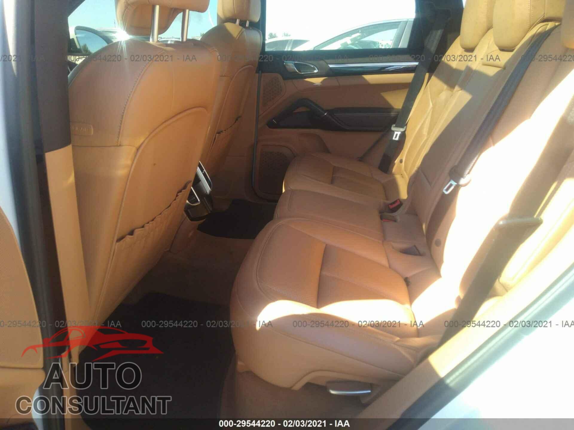 PORSCHE CAYENNE 2016 - WP1AB2A24GLA92375