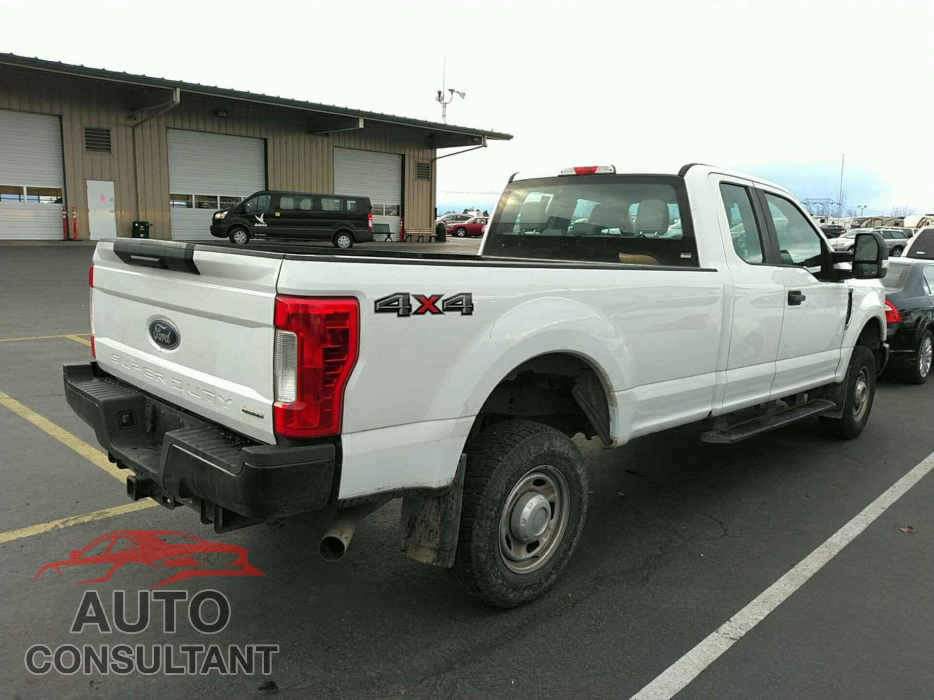 FORD SUPER DUTY F-250 SRW 2017 - 1FT7X2B66HEB30516