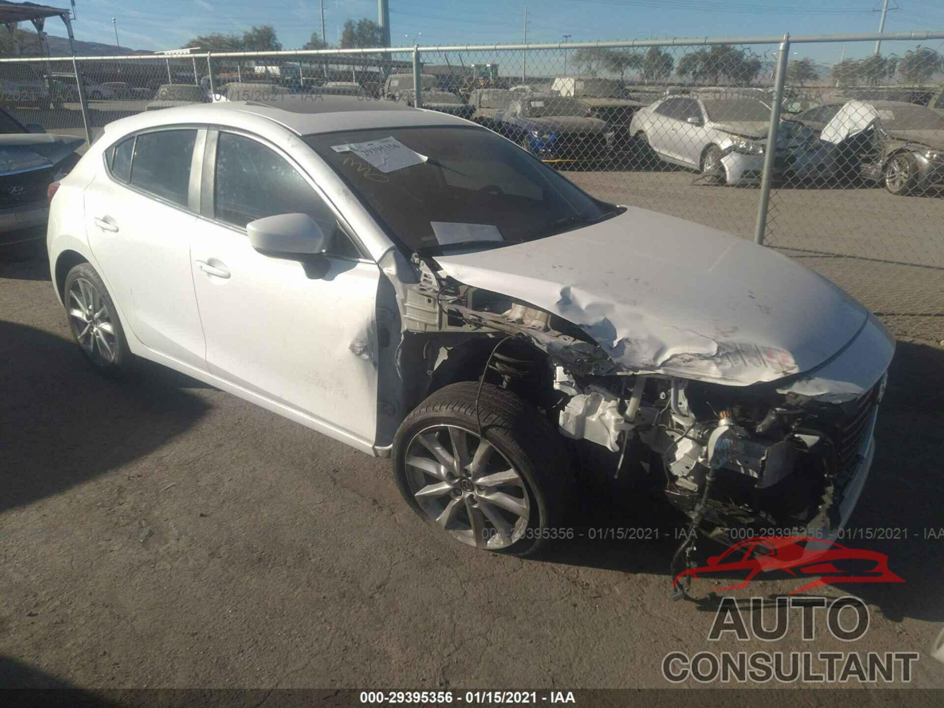 MAZDA MAZDA3 5-DOOR 2017 - 3MZBN1M3XHM146187