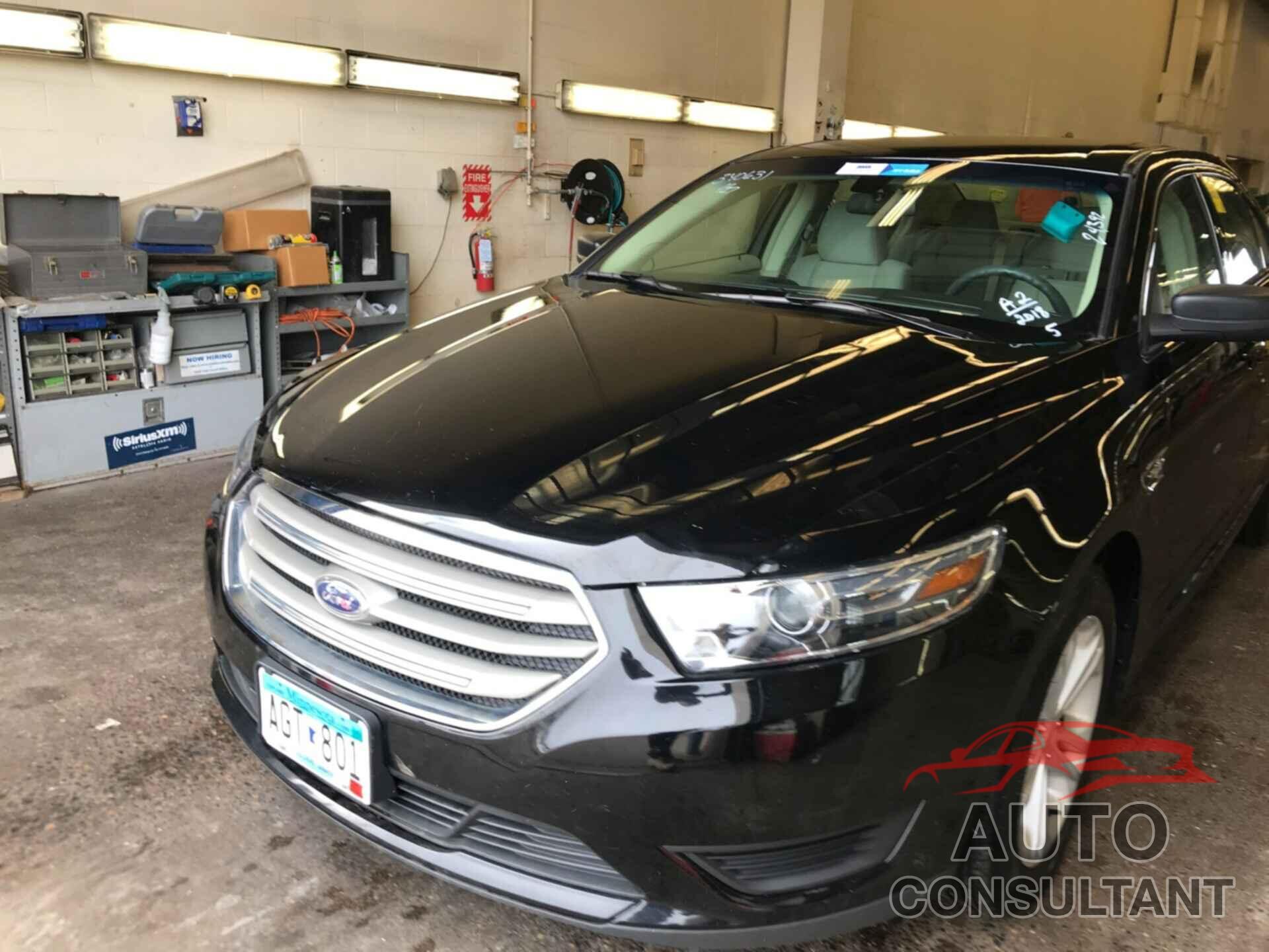 FORD TAURUS 2018 - 1FAHP2D88JG110139