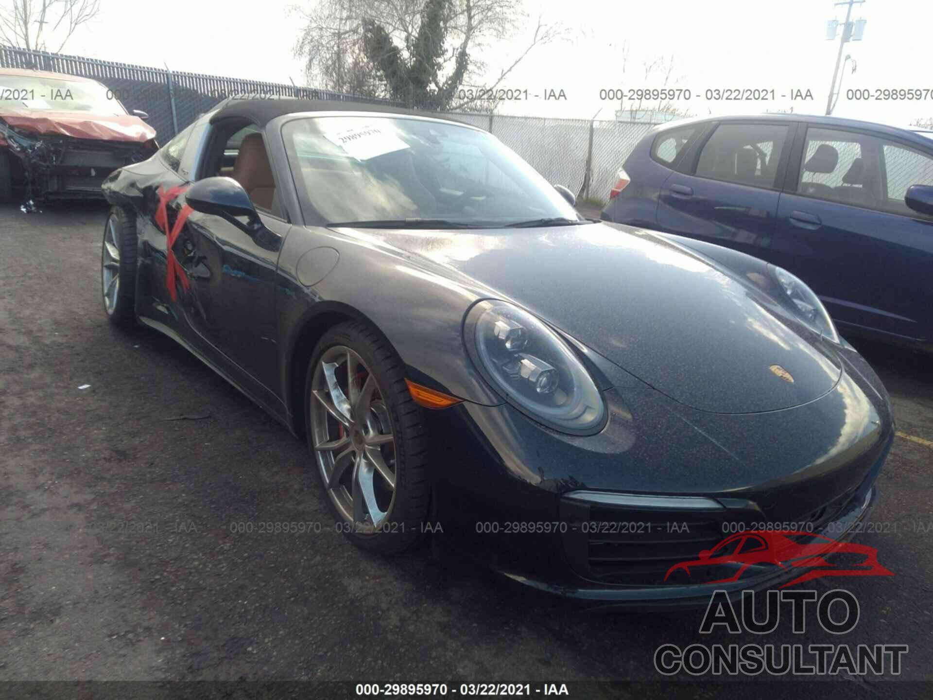 PORSCHE 911 2019 - WP0BB2A95KS126387