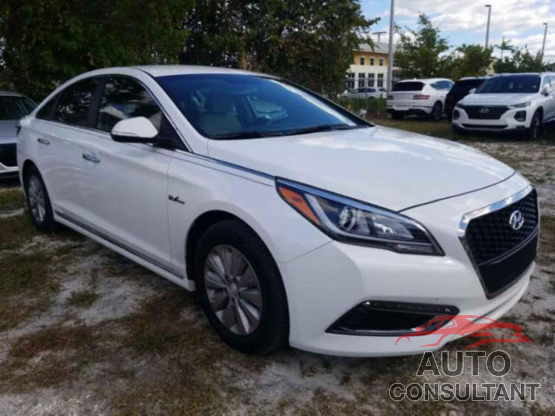 HYUNDAI SONATA HYBRID 2017 - KMHE24L18HA059228