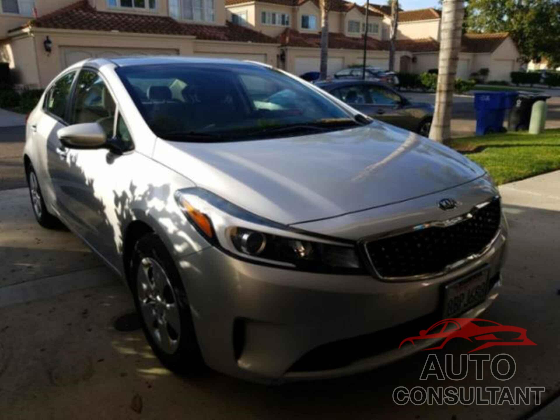 KIA FORTE 2018 - 3KPFK4A78JE219630