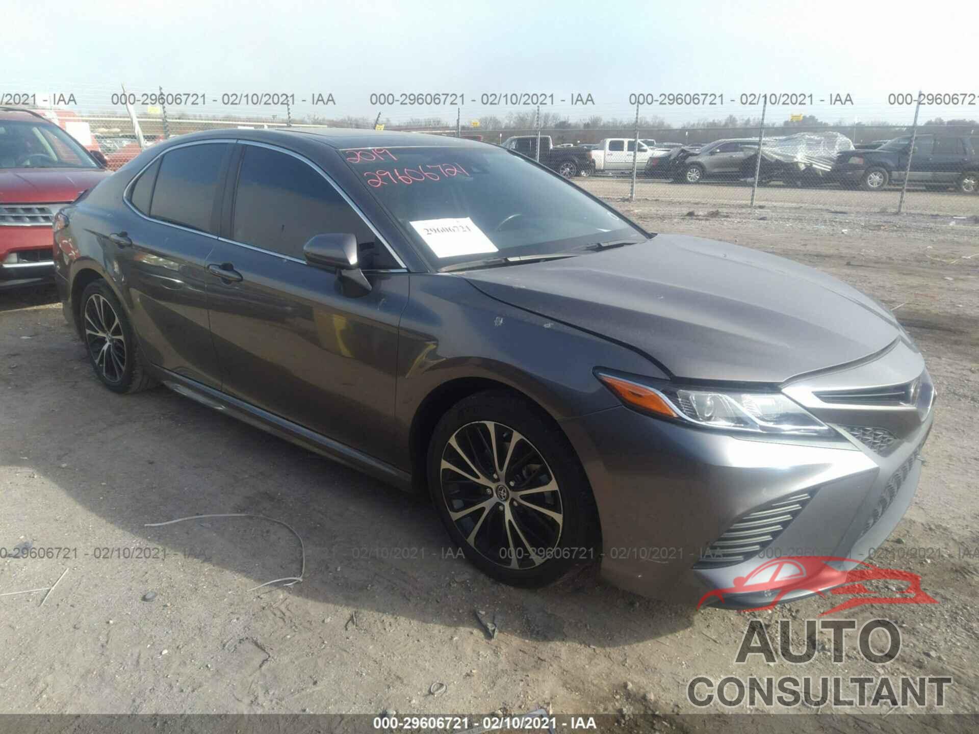 TOYOTA CAMRY 2019 - 4T1B11HK6KU765061