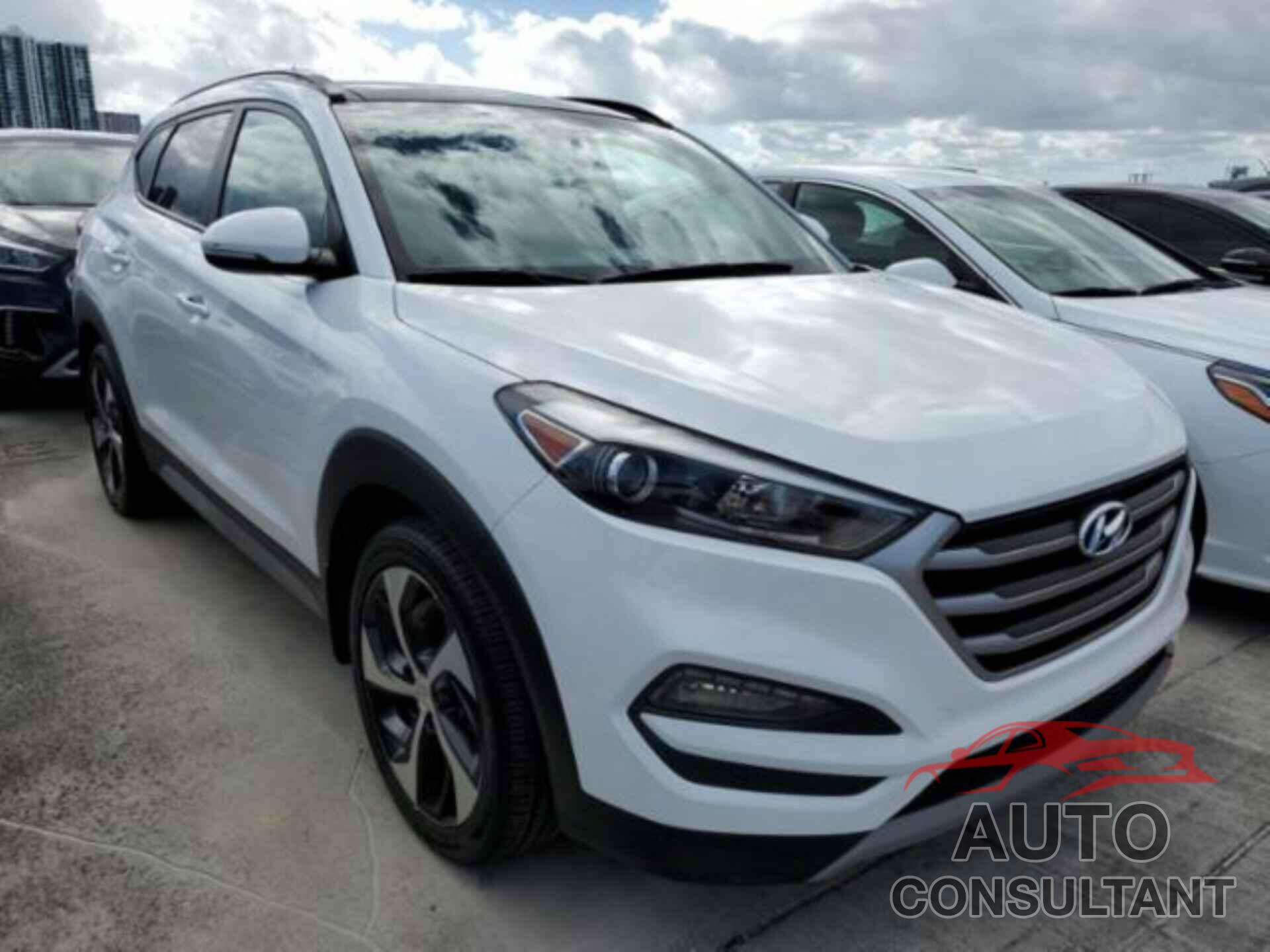 HYUNDAI TUCSON 2017 - KM8J33A23HU573116
