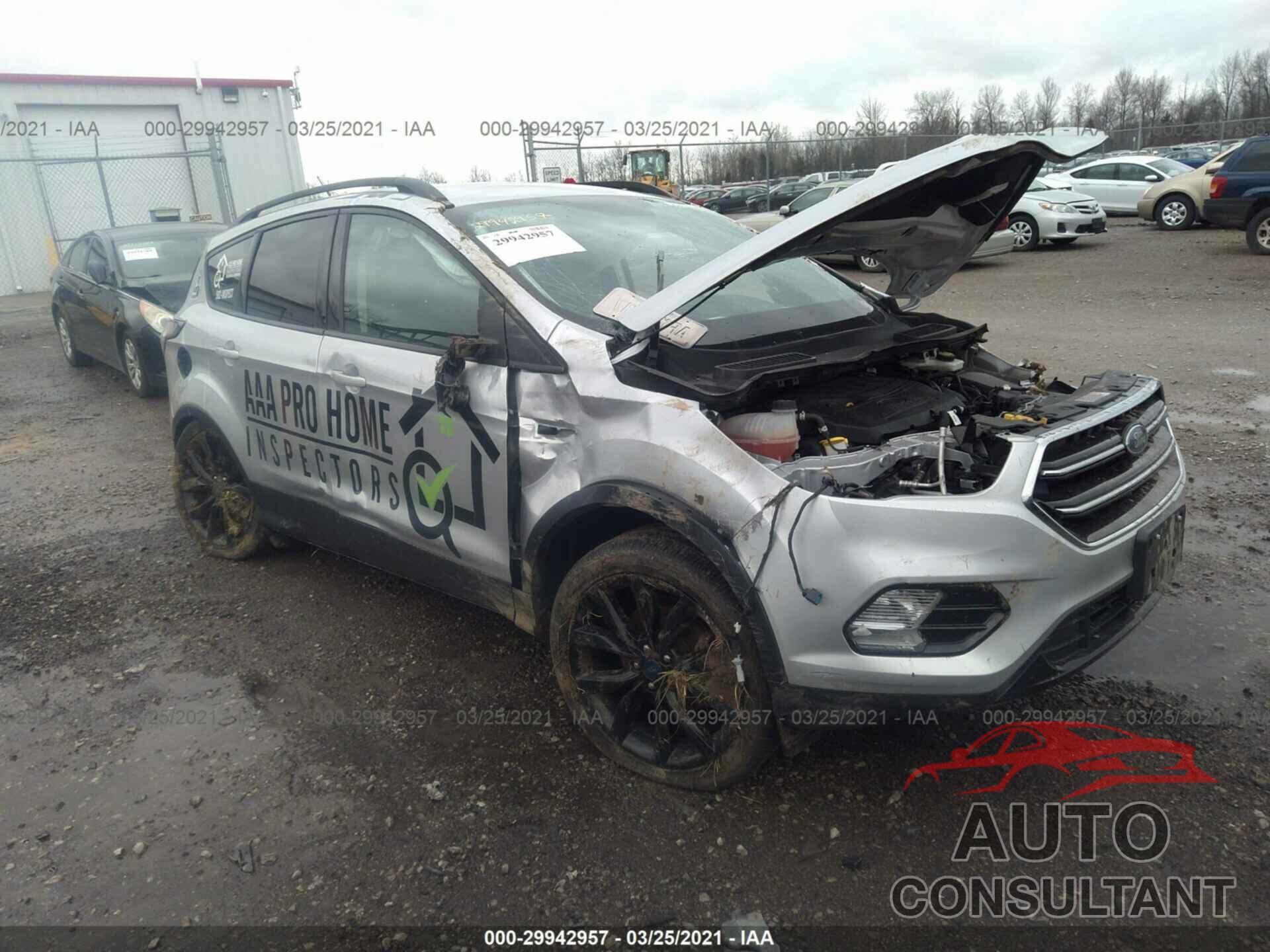 FORD ESCAPE 2017 - 1FMCU0GD0HUC32382
