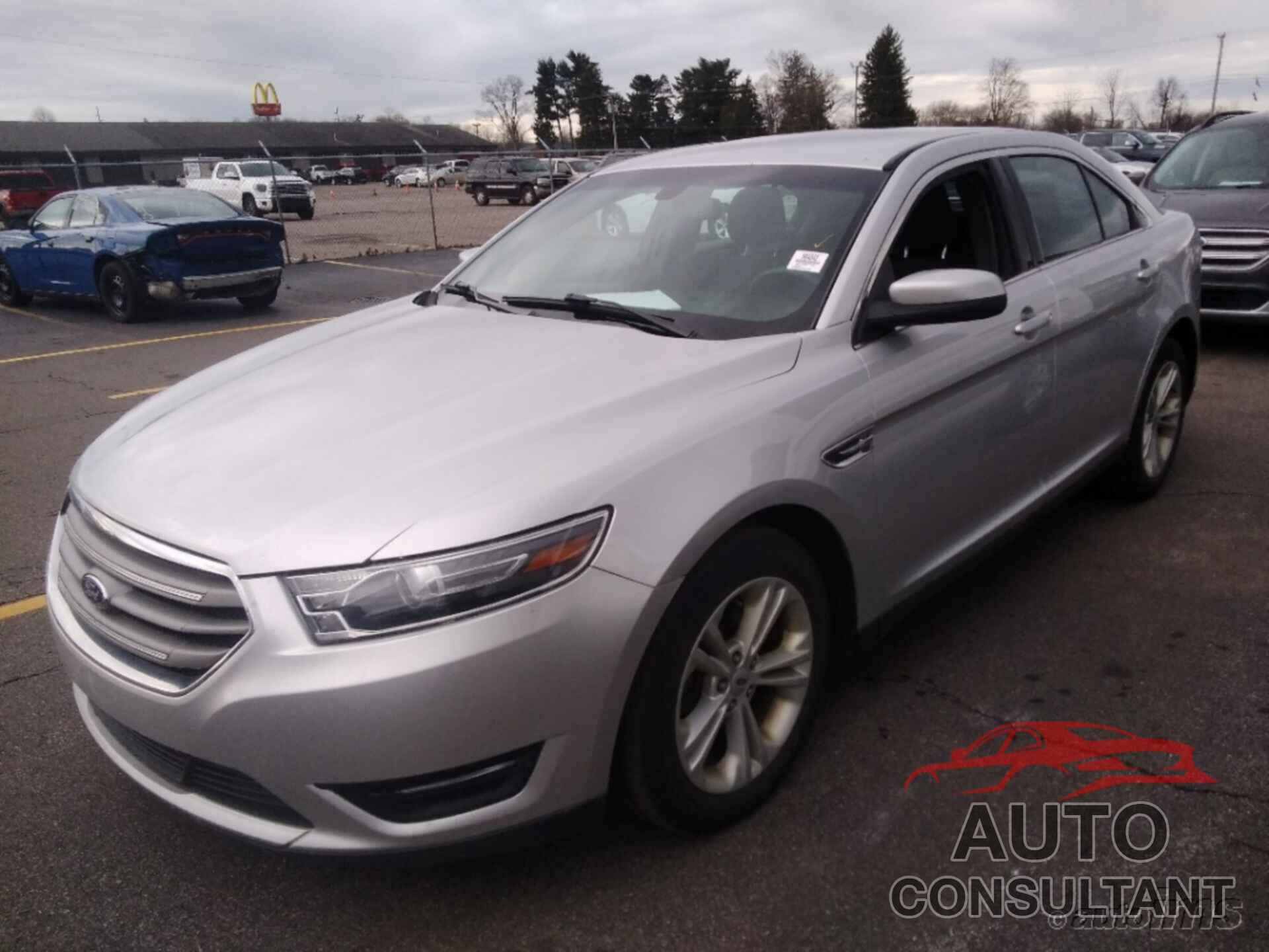 FORD TAURUS 2018 - 1FAHP2E82JG106229