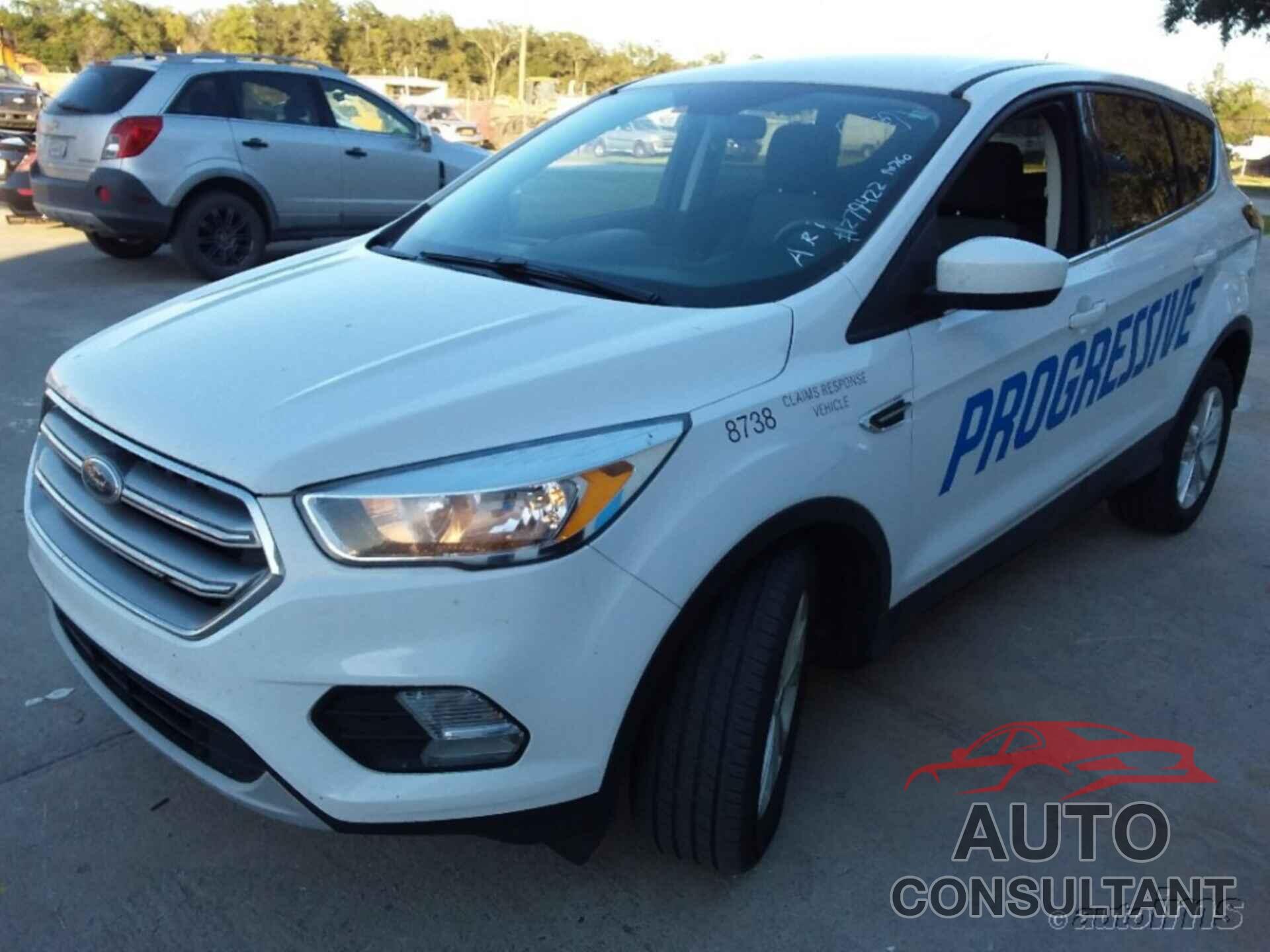 FORD ESCAPE 2017 - 1FMCU0GD2HUC98738