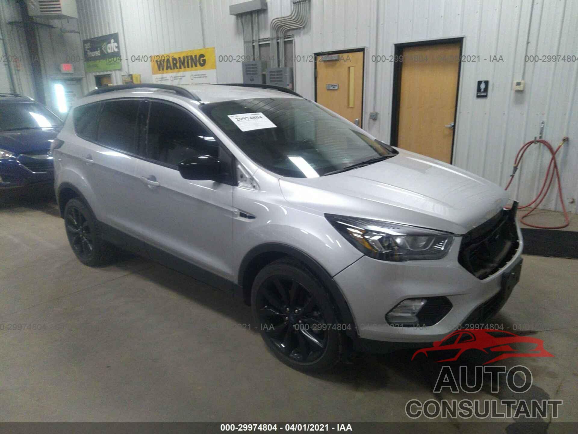 FORD ESCAPE 2017 - 1FMCU0GDXHUB29907