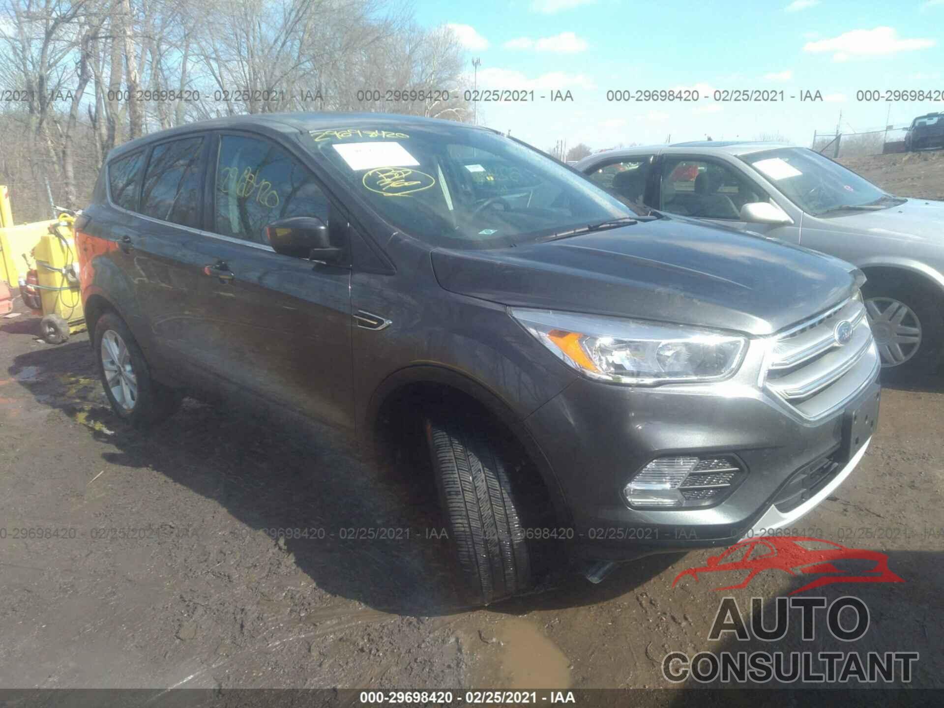 FORD ESCAPE 2017 - 1FMCU0GD9HUB77687