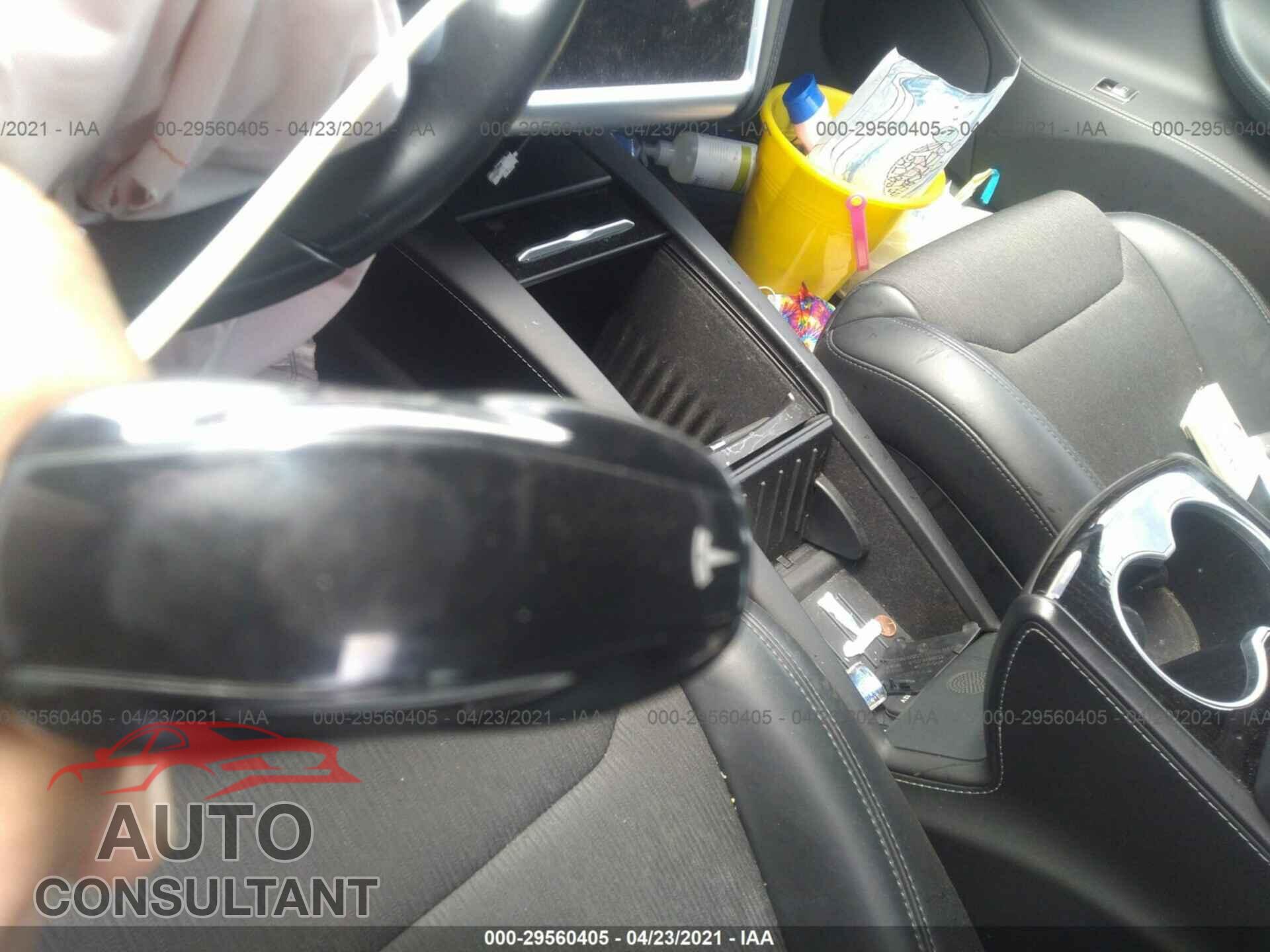 TESLA MODEL S 2017 - 5YJSA1E17HF217507