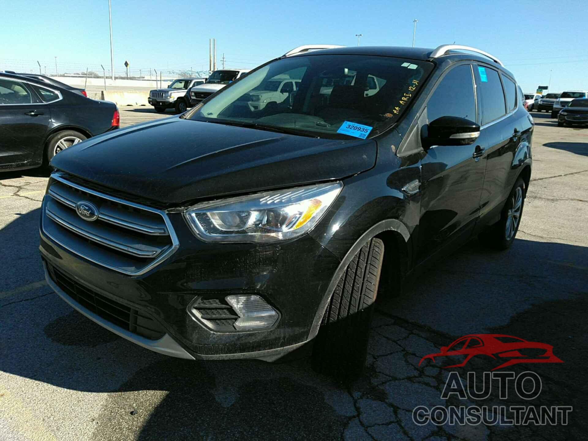 FORD ESCAPE 2017 - 1FMCU0J92HUD95653