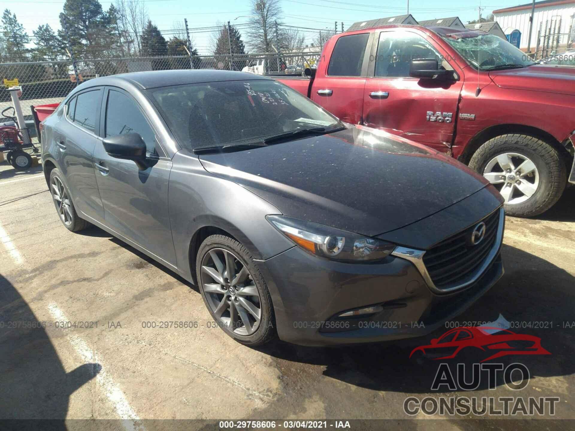 MAZDA MAZDA3 4-DOOR 2018 - 3MZBN1V31JM265251