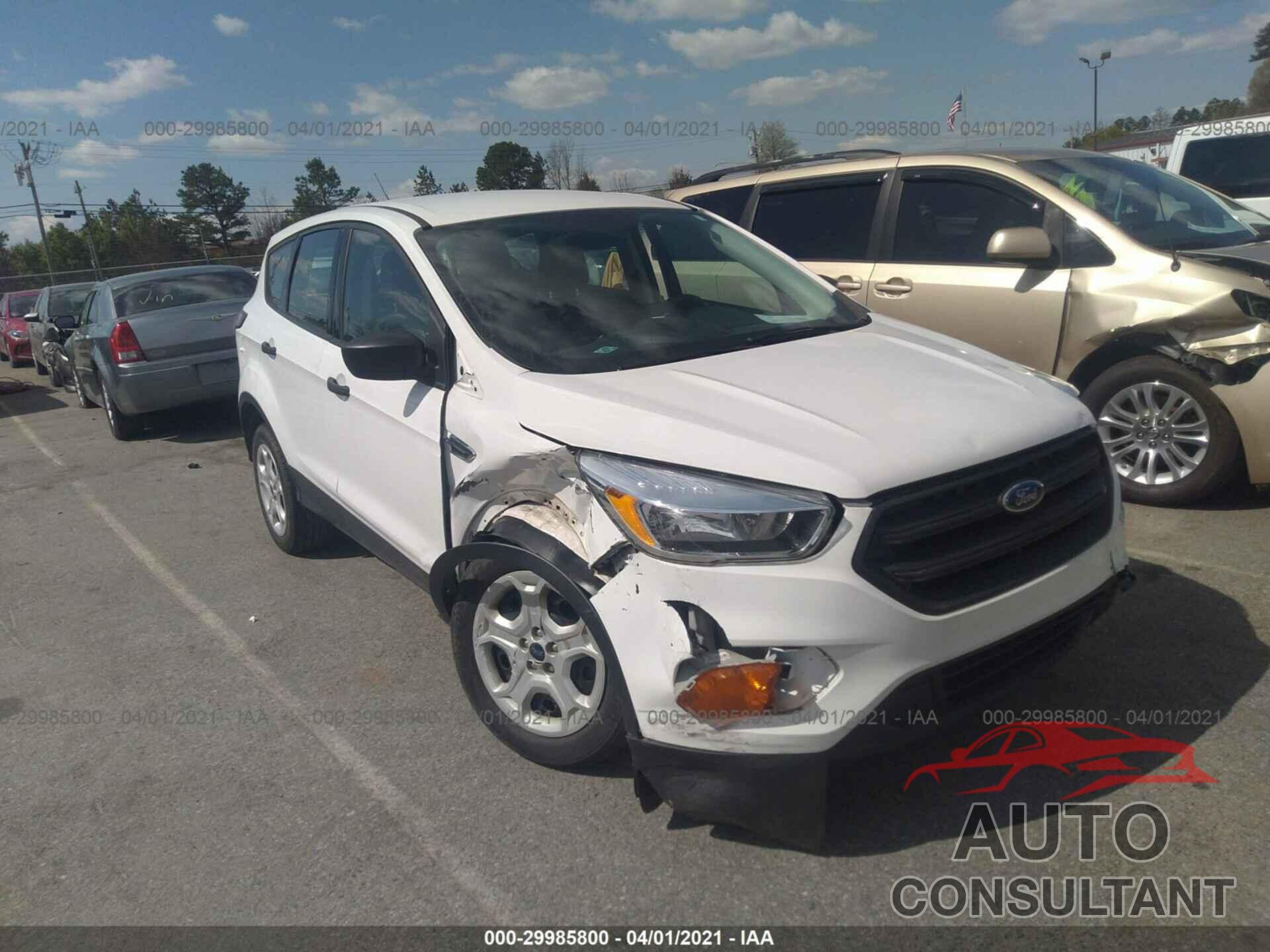 FORD ESCAPE 2017 - 1FMCU0F77HUC84121