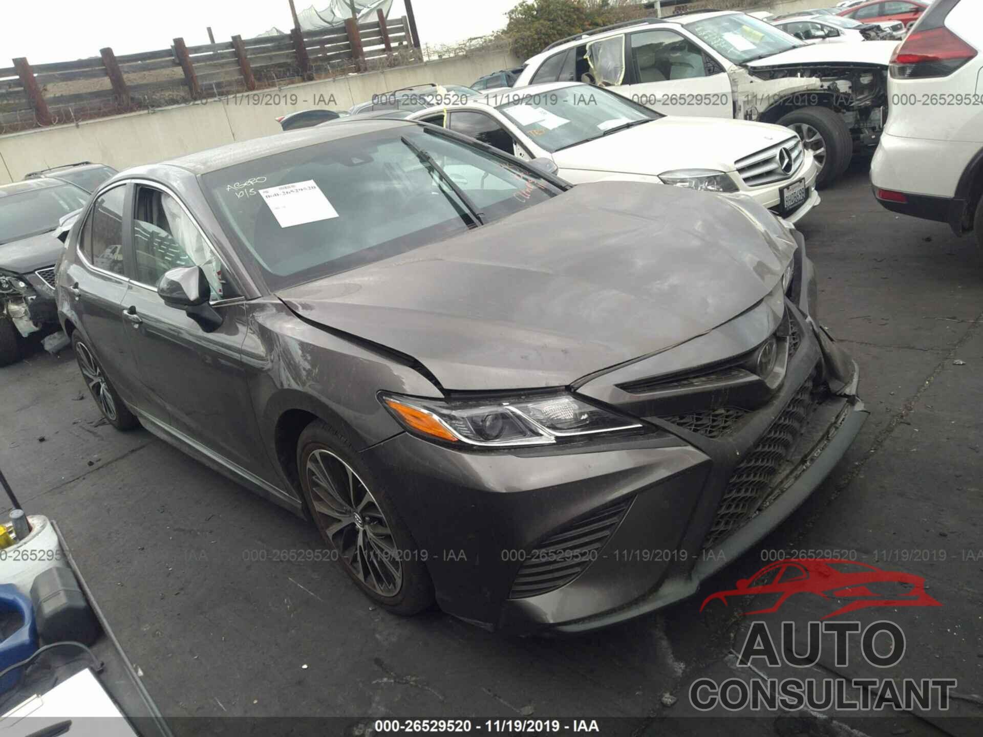 TOYOTA CAMRY 2018 - 4T1B11HKXJU112554