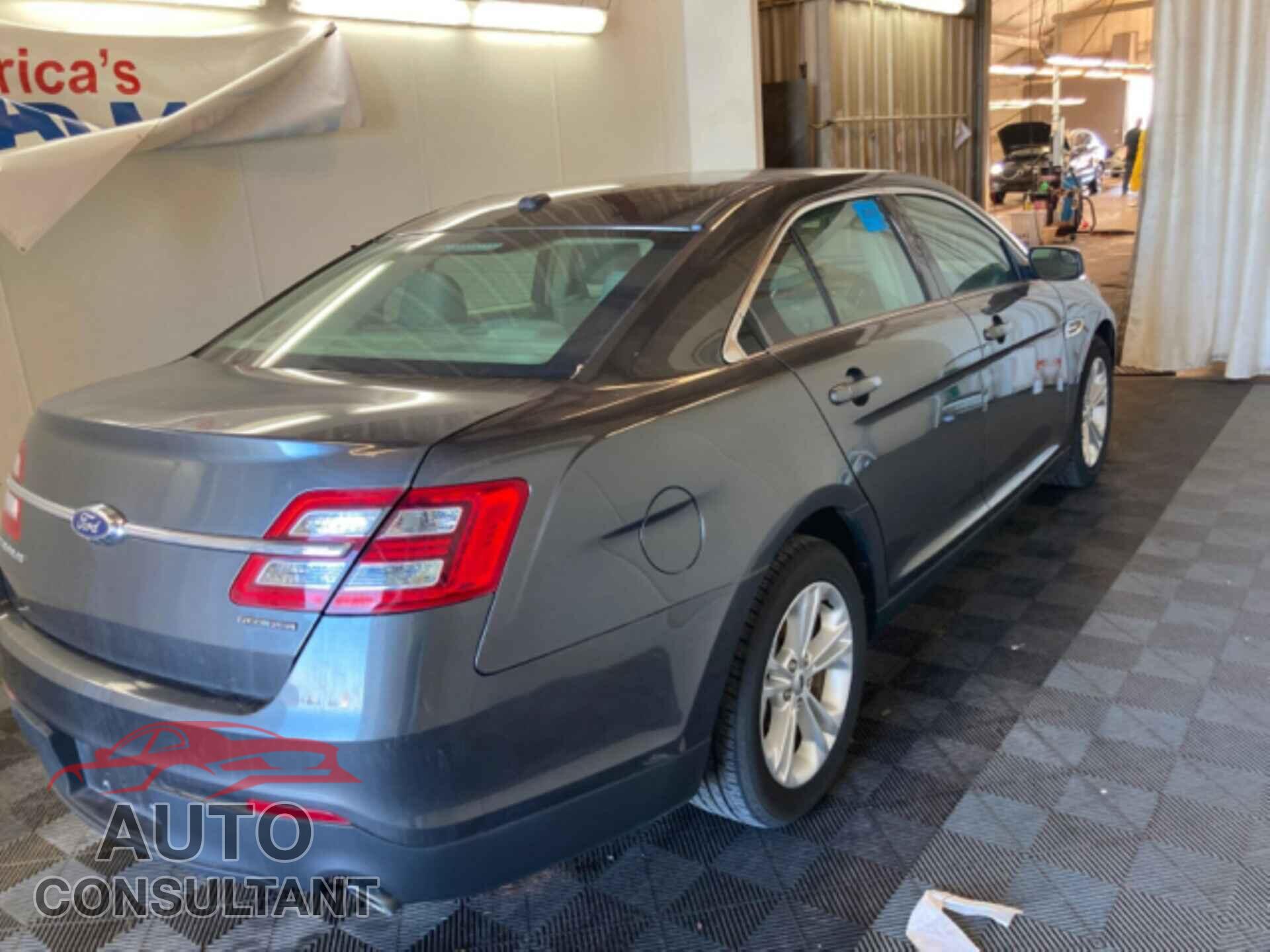 FORD TAURUS 2017 - 1FAHP2D85HG121481