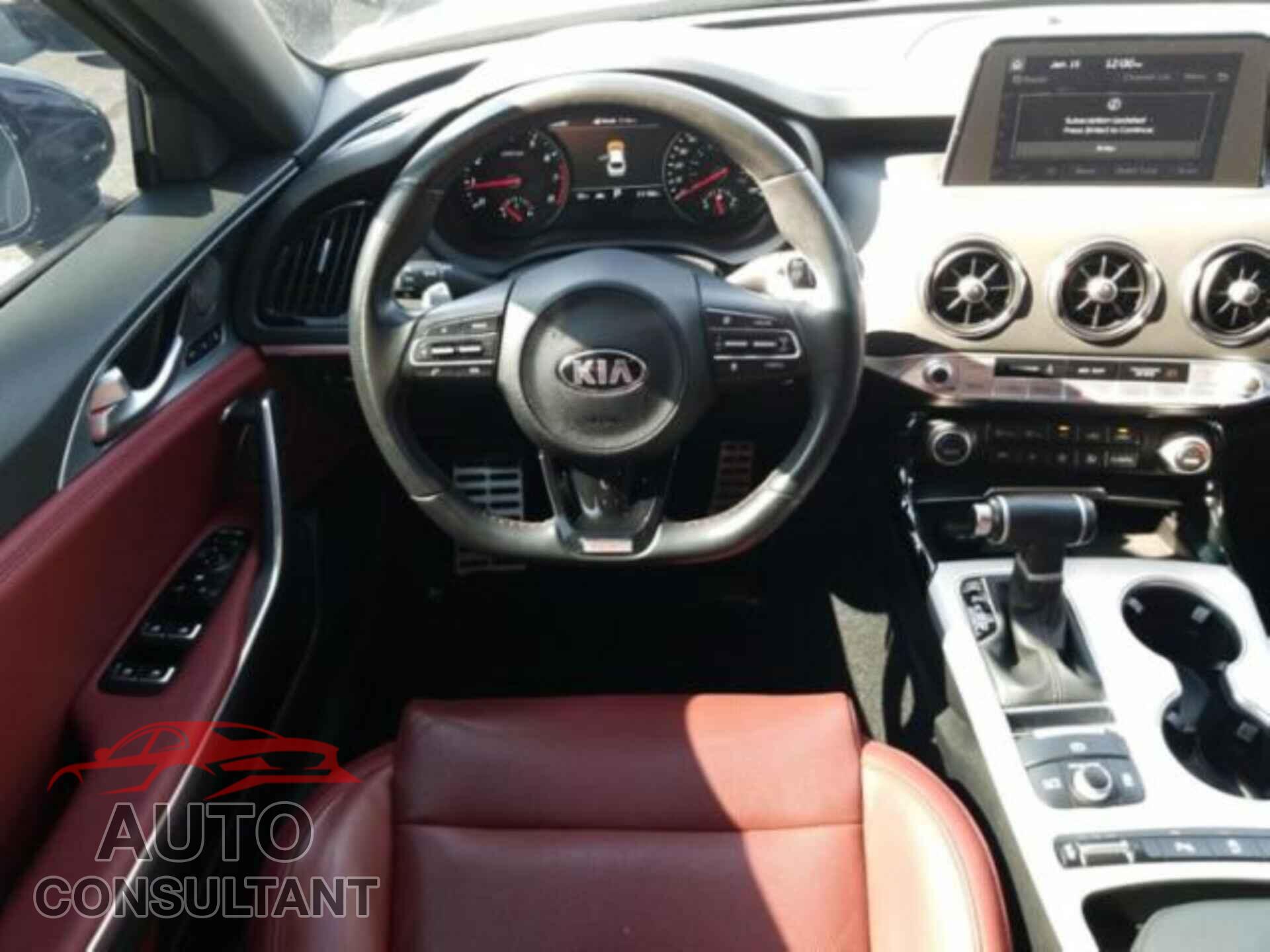 KIA STINGER 2019 - KNAE45LC2K6064891