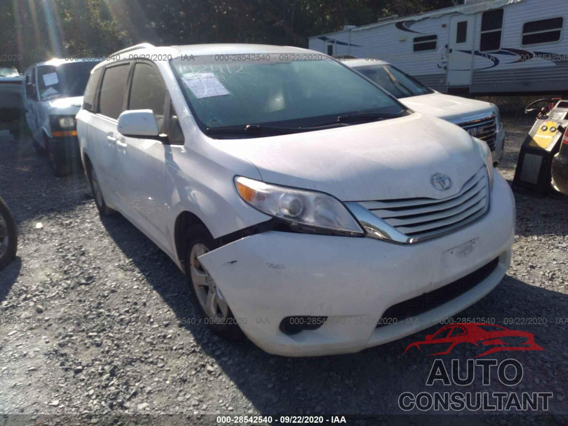 TOYOTA SIENNA 2017 - 5TDKZ3DC4HS864580