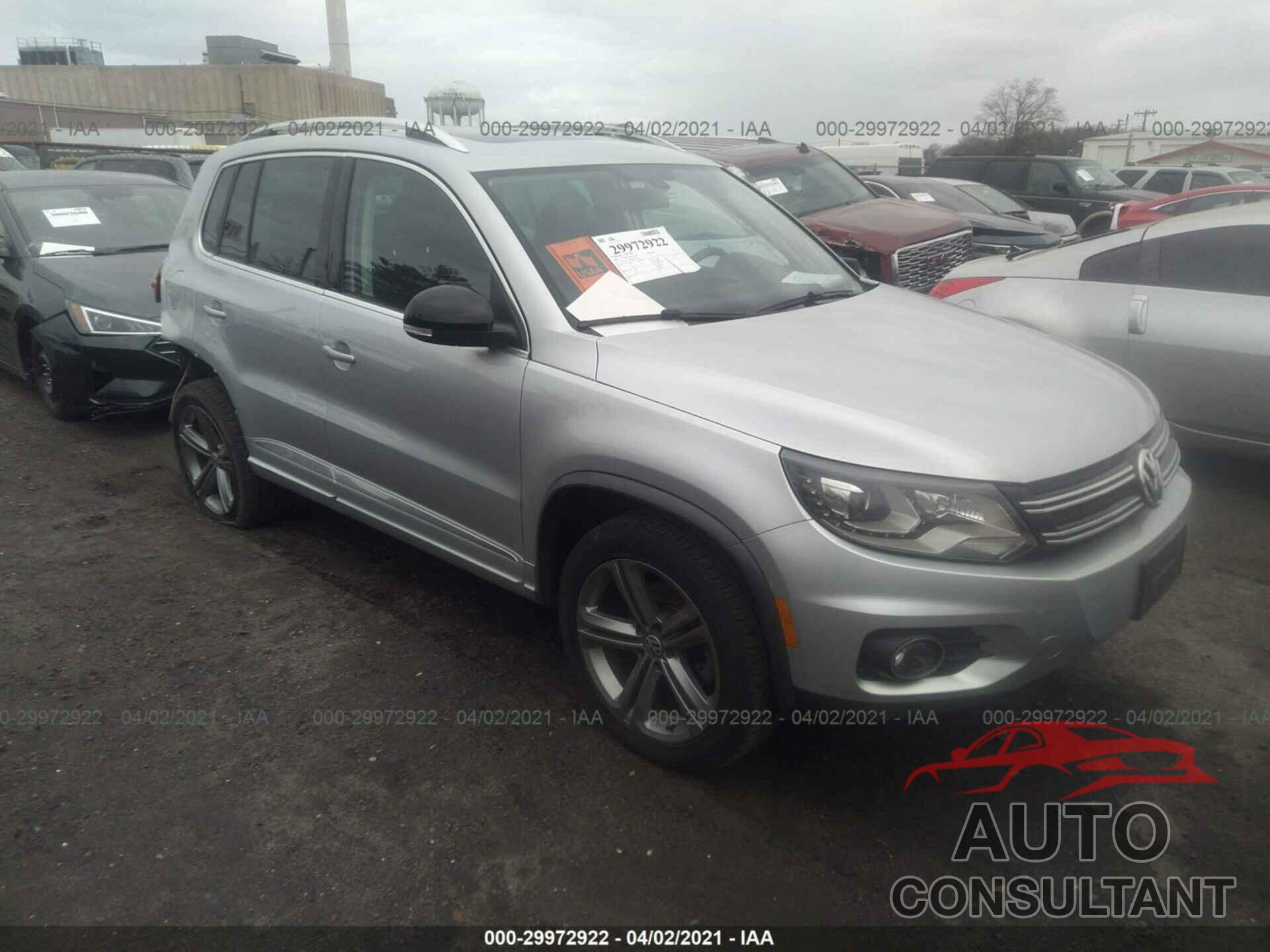 VOLKSWAGEN TIGUAN 2017 - WVGUV7AX2HK031298