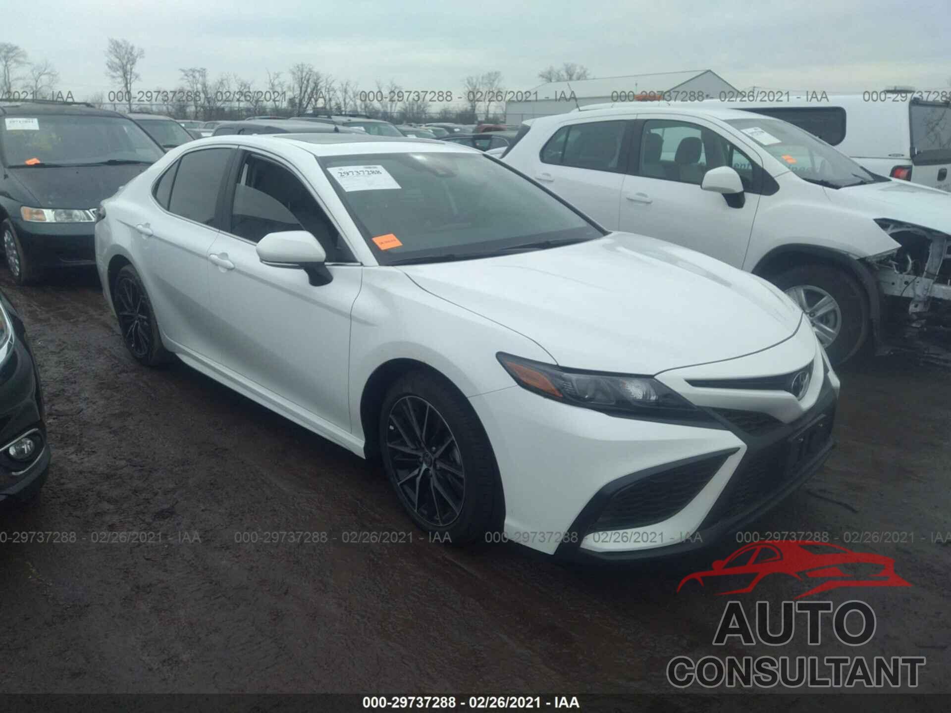TOYOTA CAMRY 2021 - 4T1G11AK5MU402740