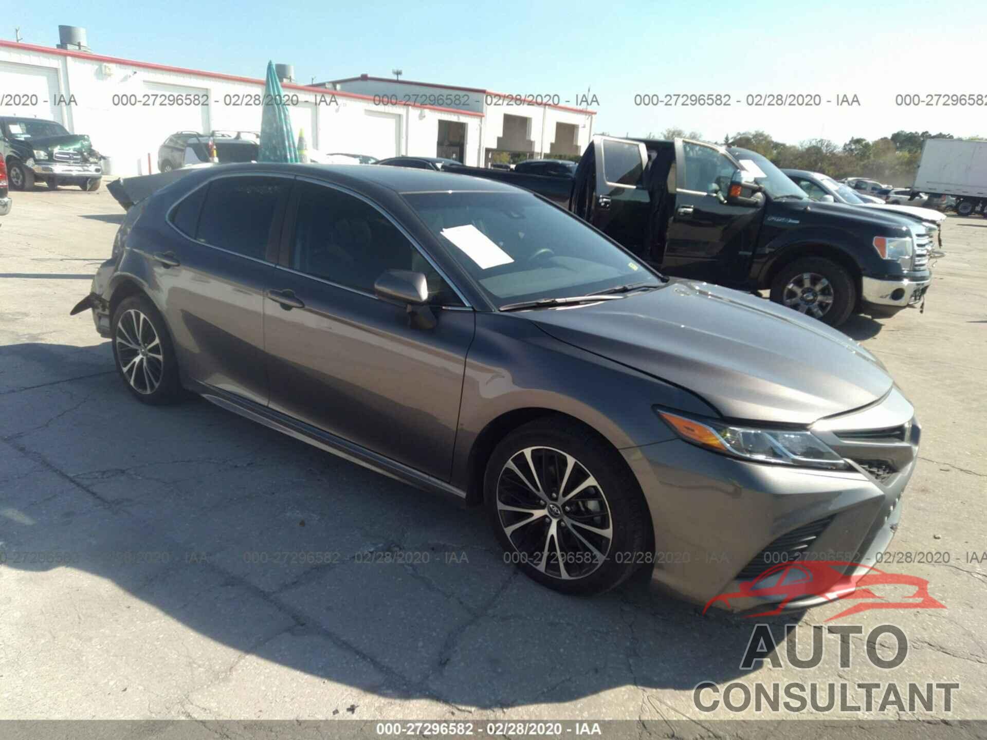 Toyota Camry 2018 - 4T1B11HK6JU158978