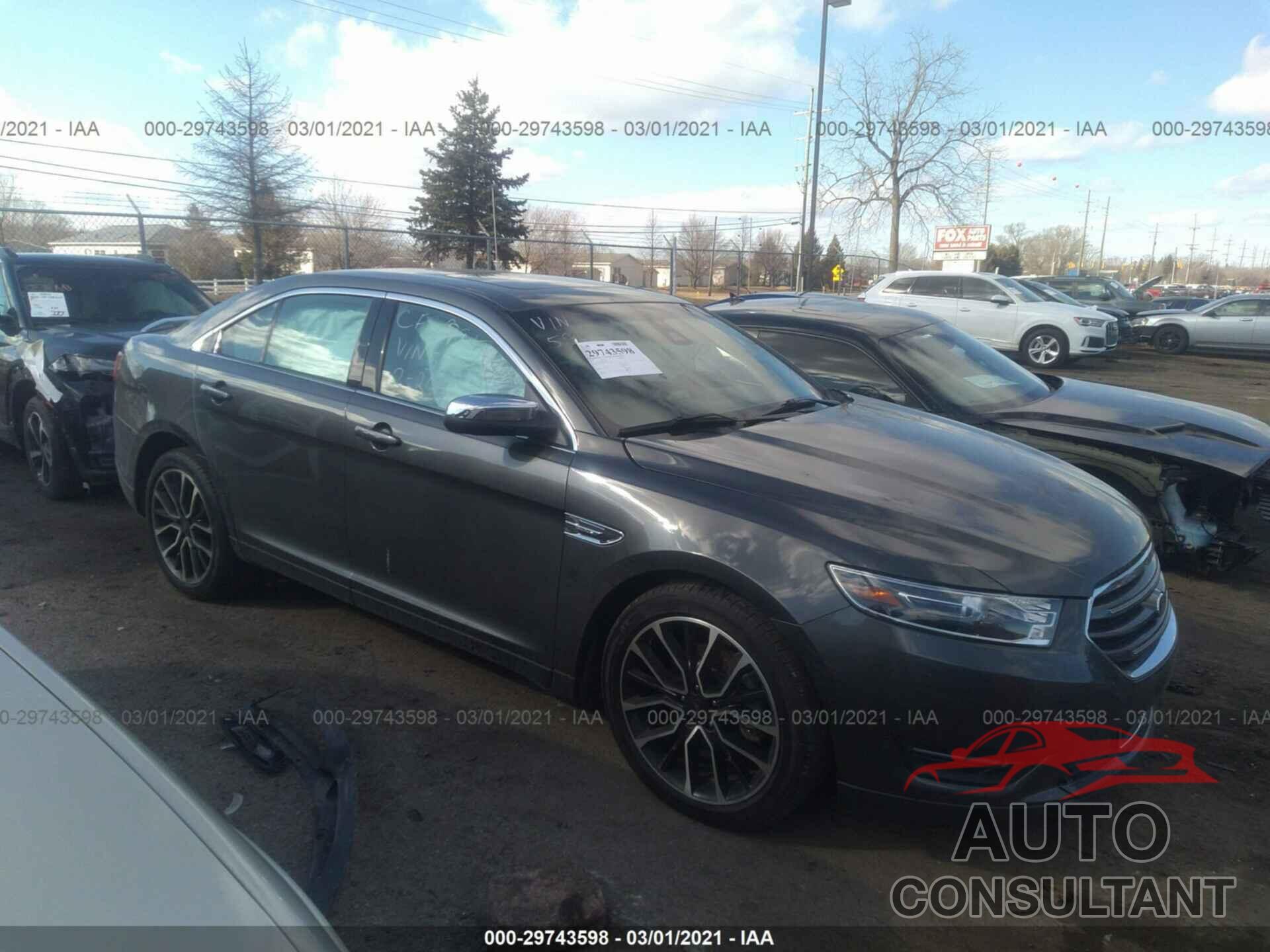 FORD TAURUS 2019 - 1FAHP2J82KG115987